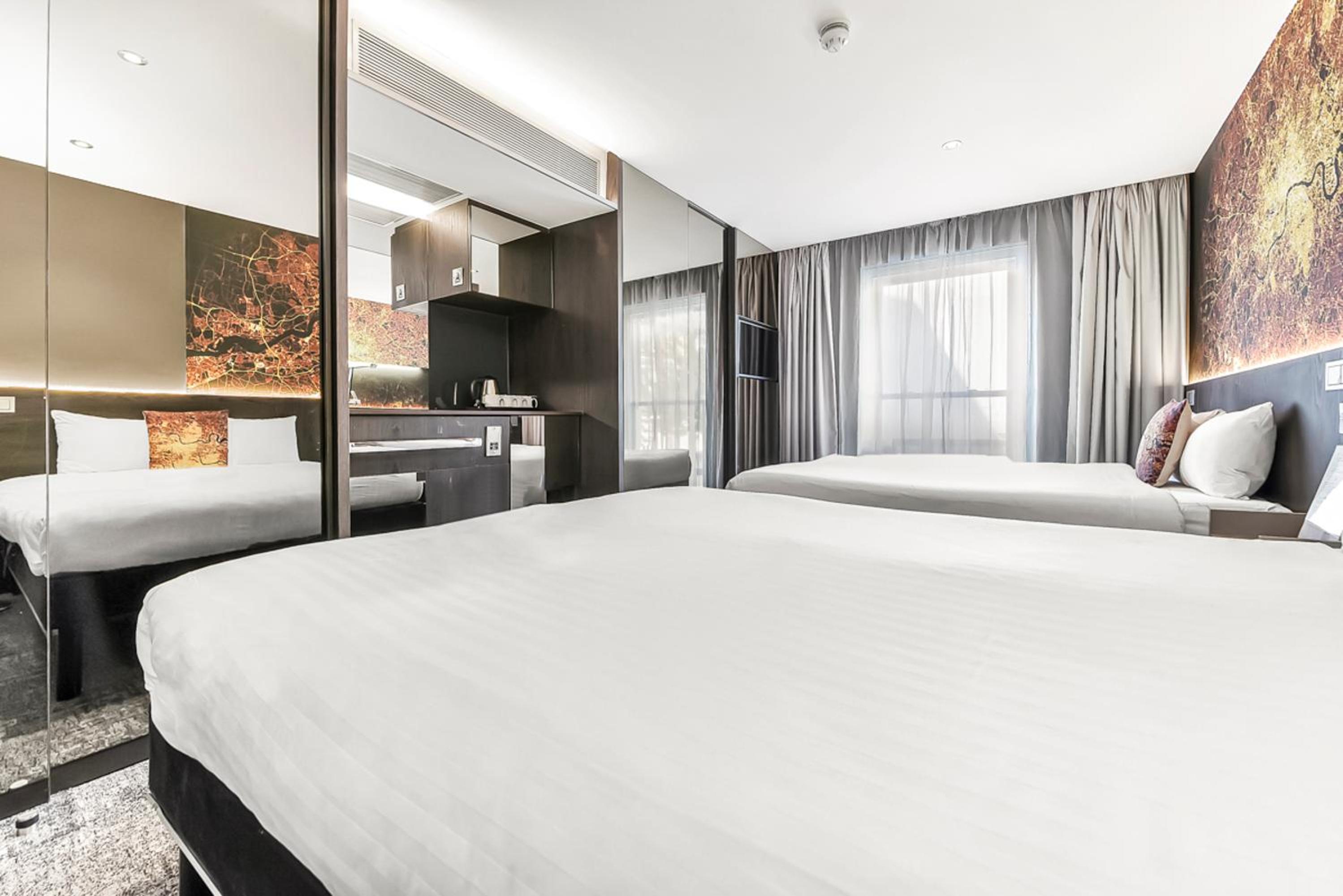 Double Room with Two Double Beds photo 3