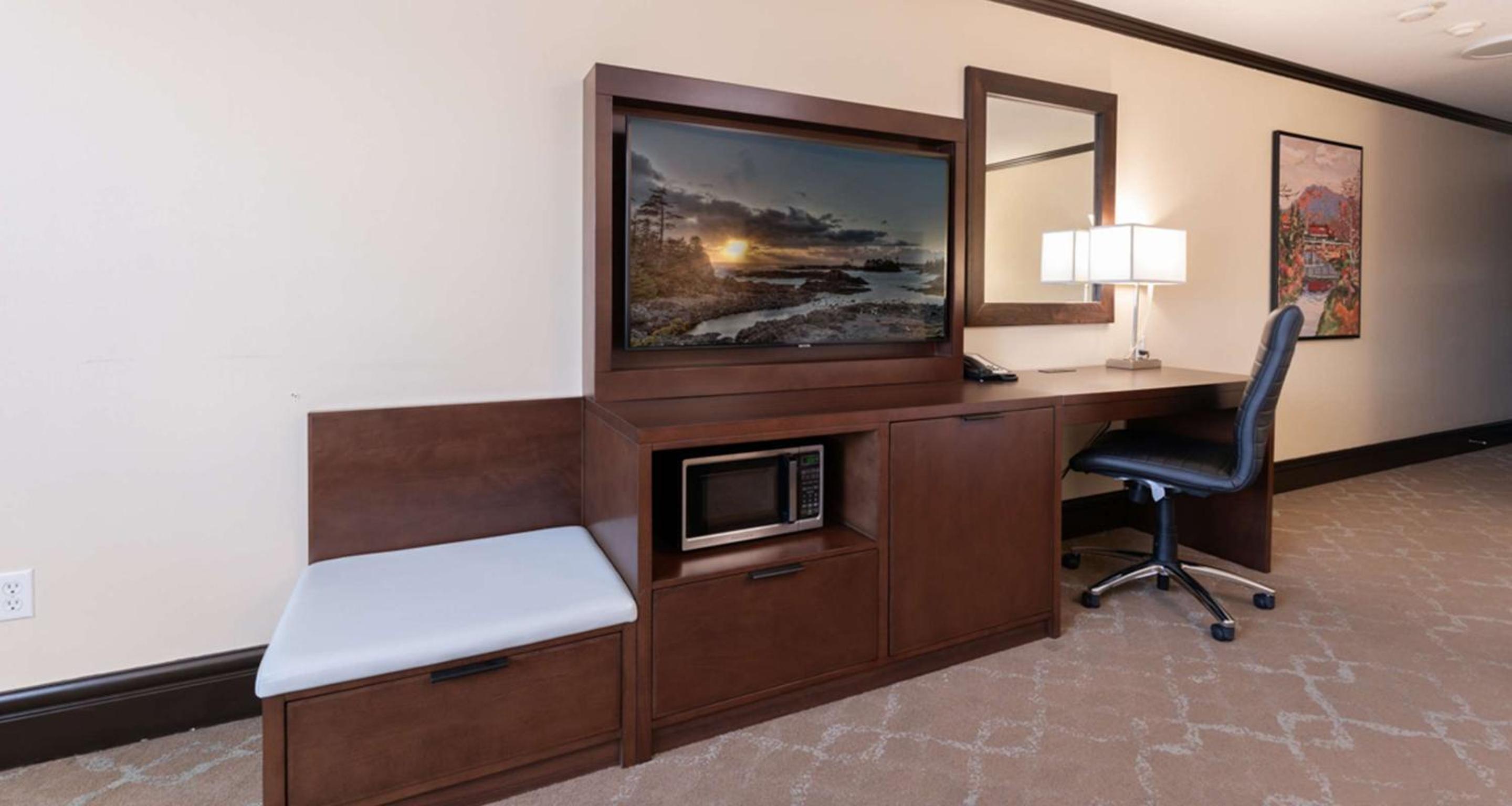 King Room with Sofa Bed - Photo 4