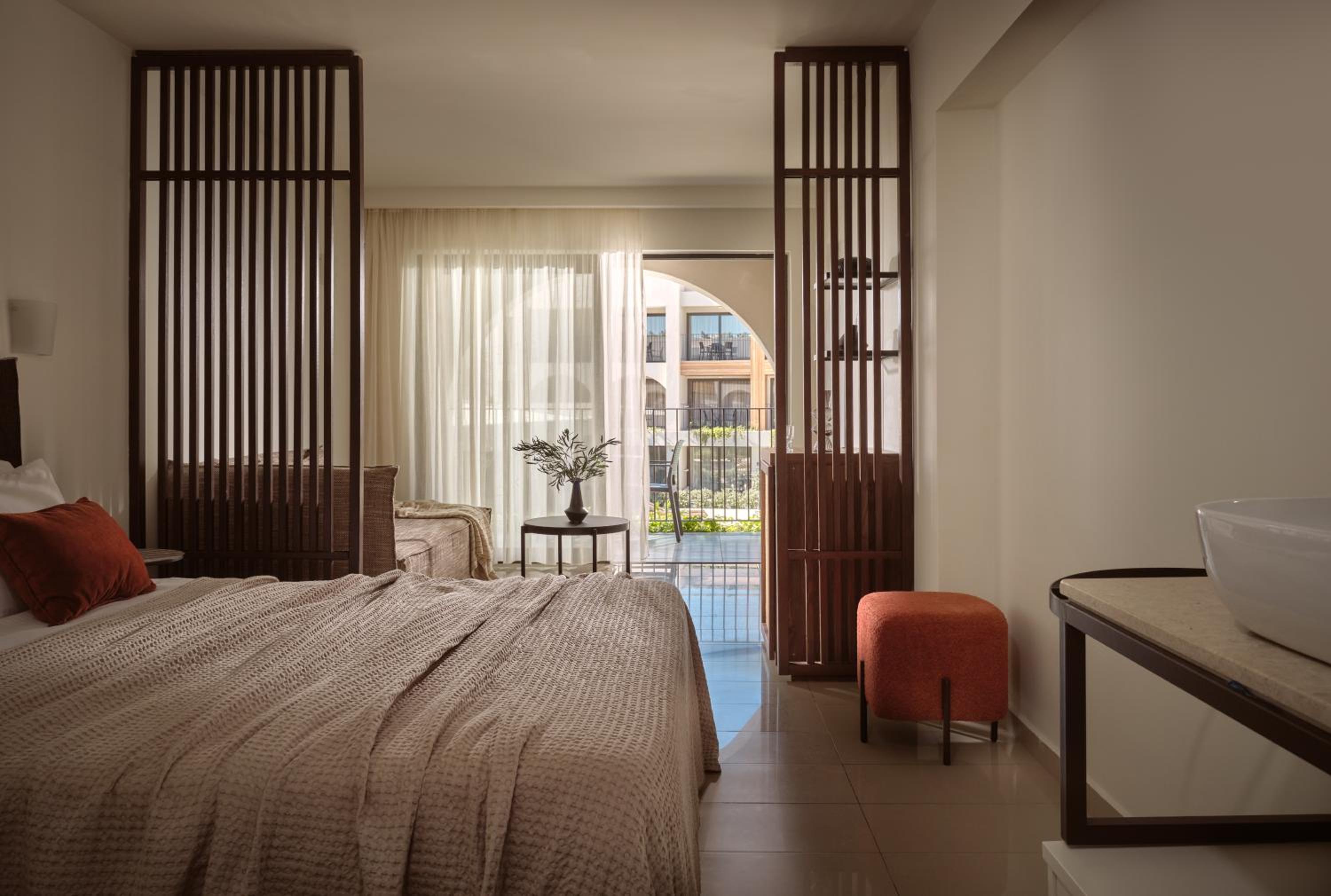 Deluxe Junior Suite - Photo 1