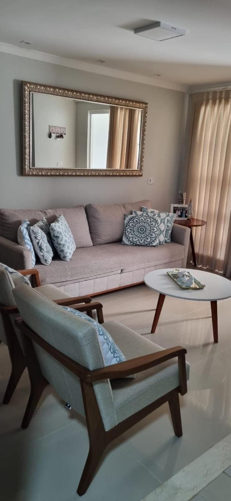 Three-Bedroom House photo 2