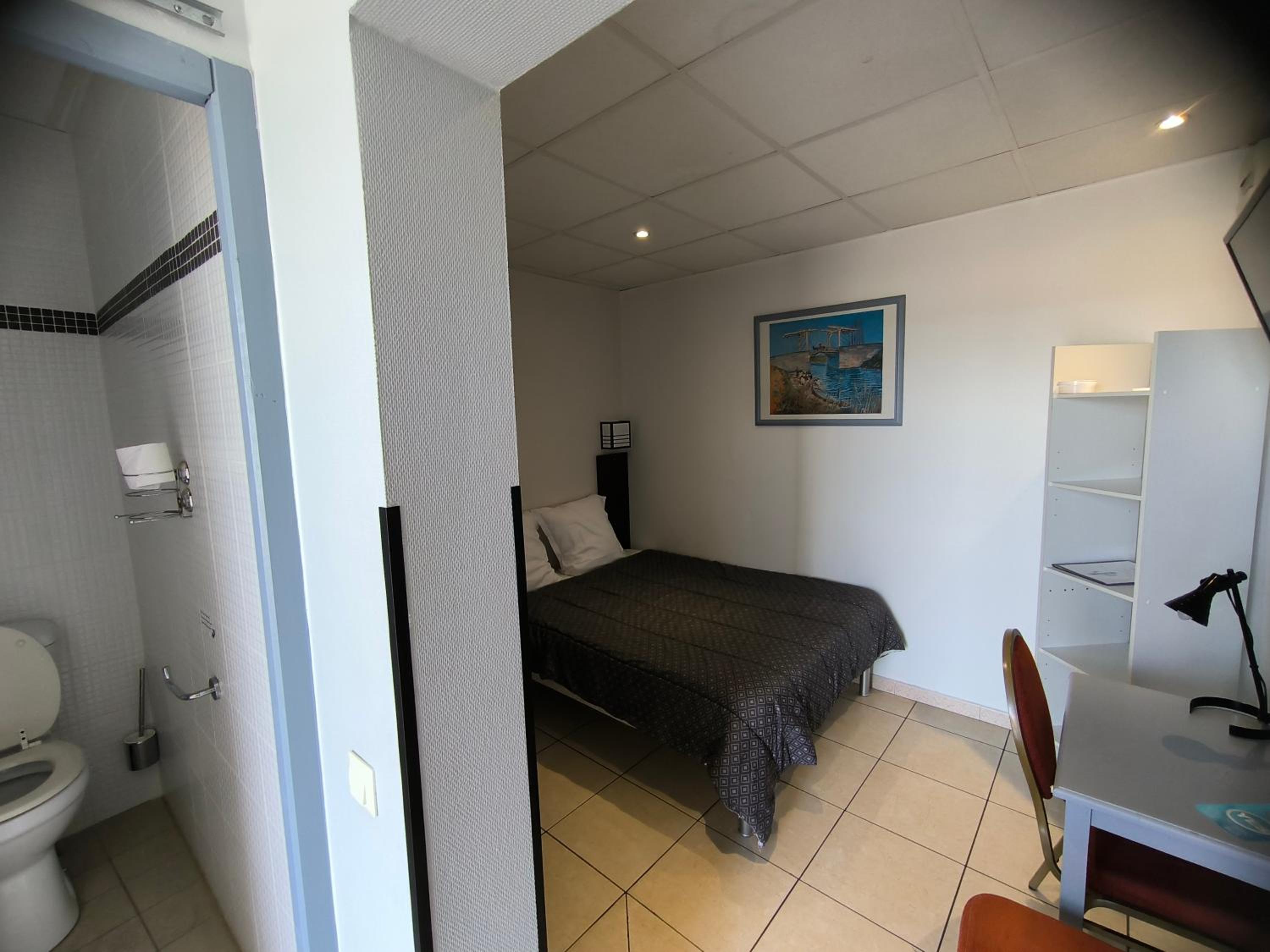 Small Double Room photo 1