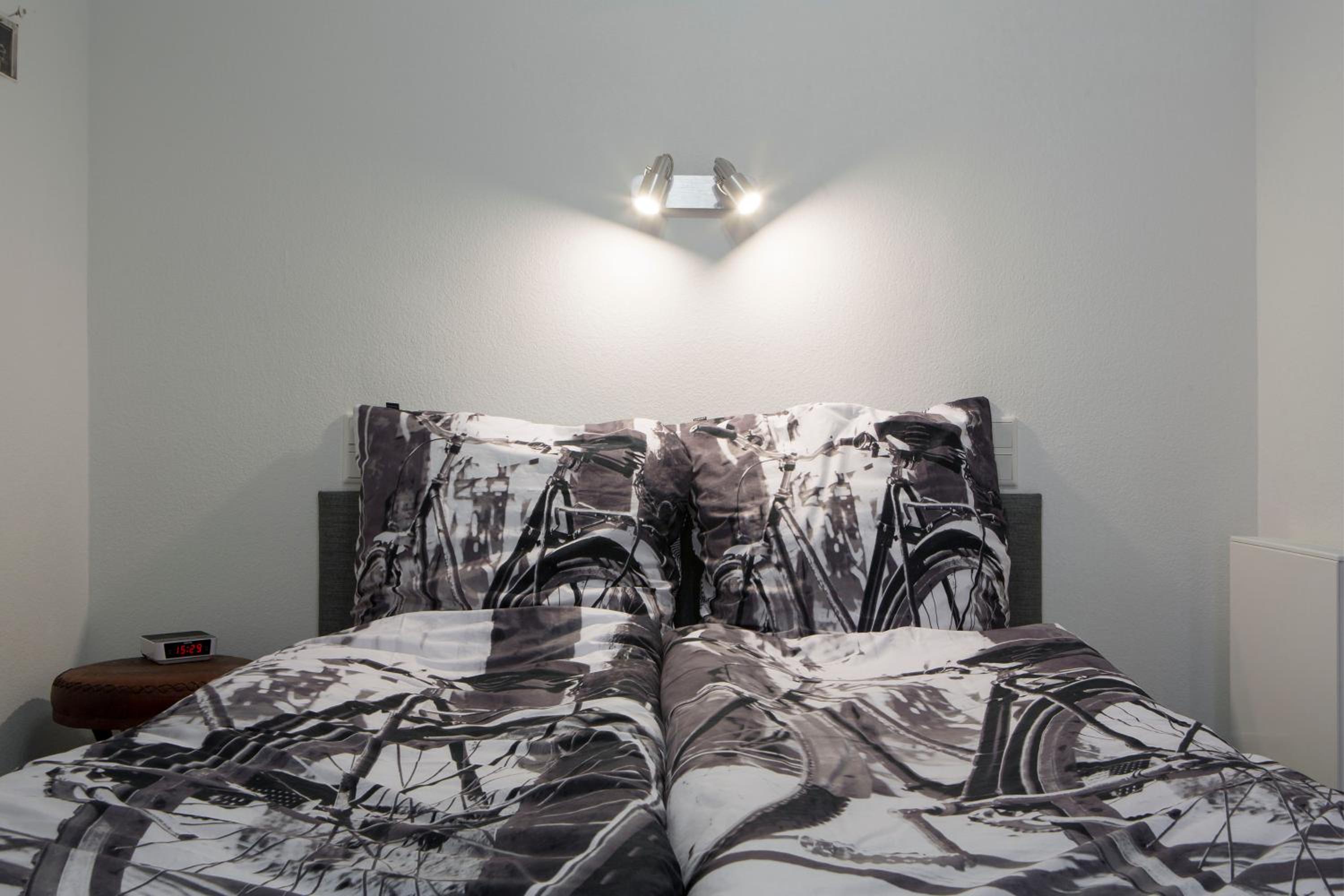 One-Bedroom Apartment - Leeze photo 1