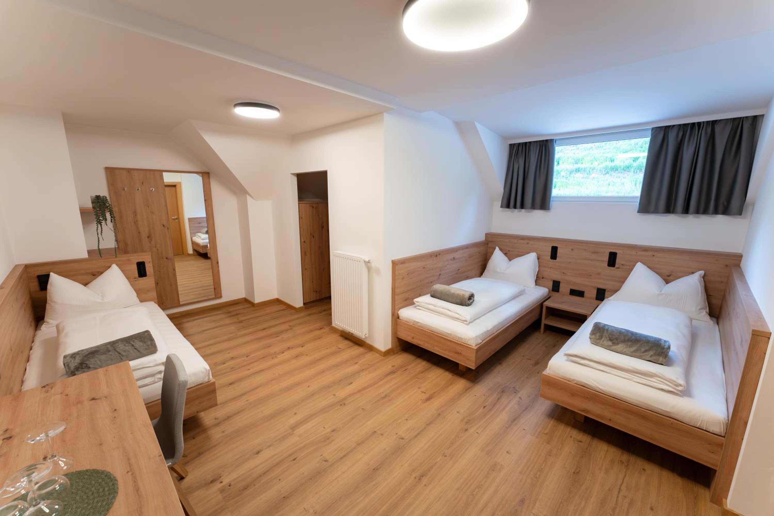 Triple Room with Street View photo 1