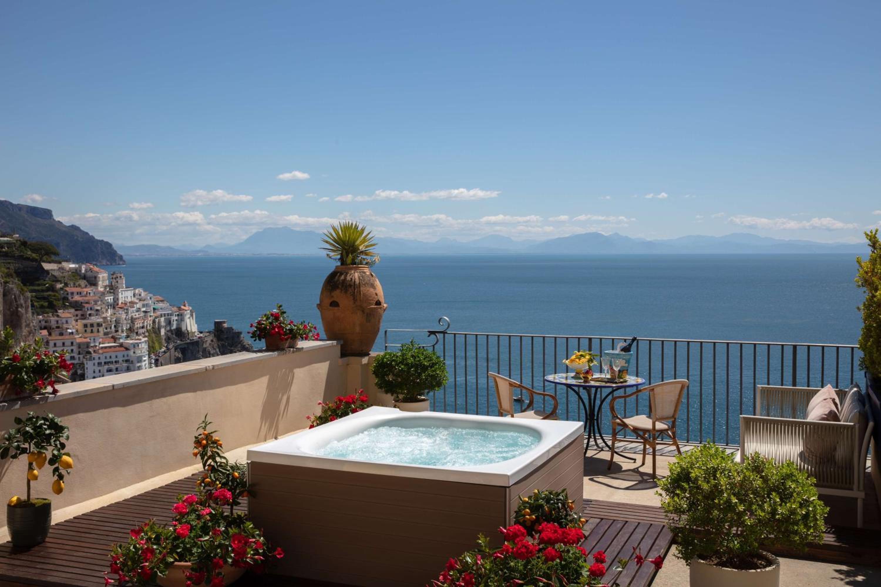Suite dell Eremita with Sea View Terrace and Jacuzzi thumbnail 5