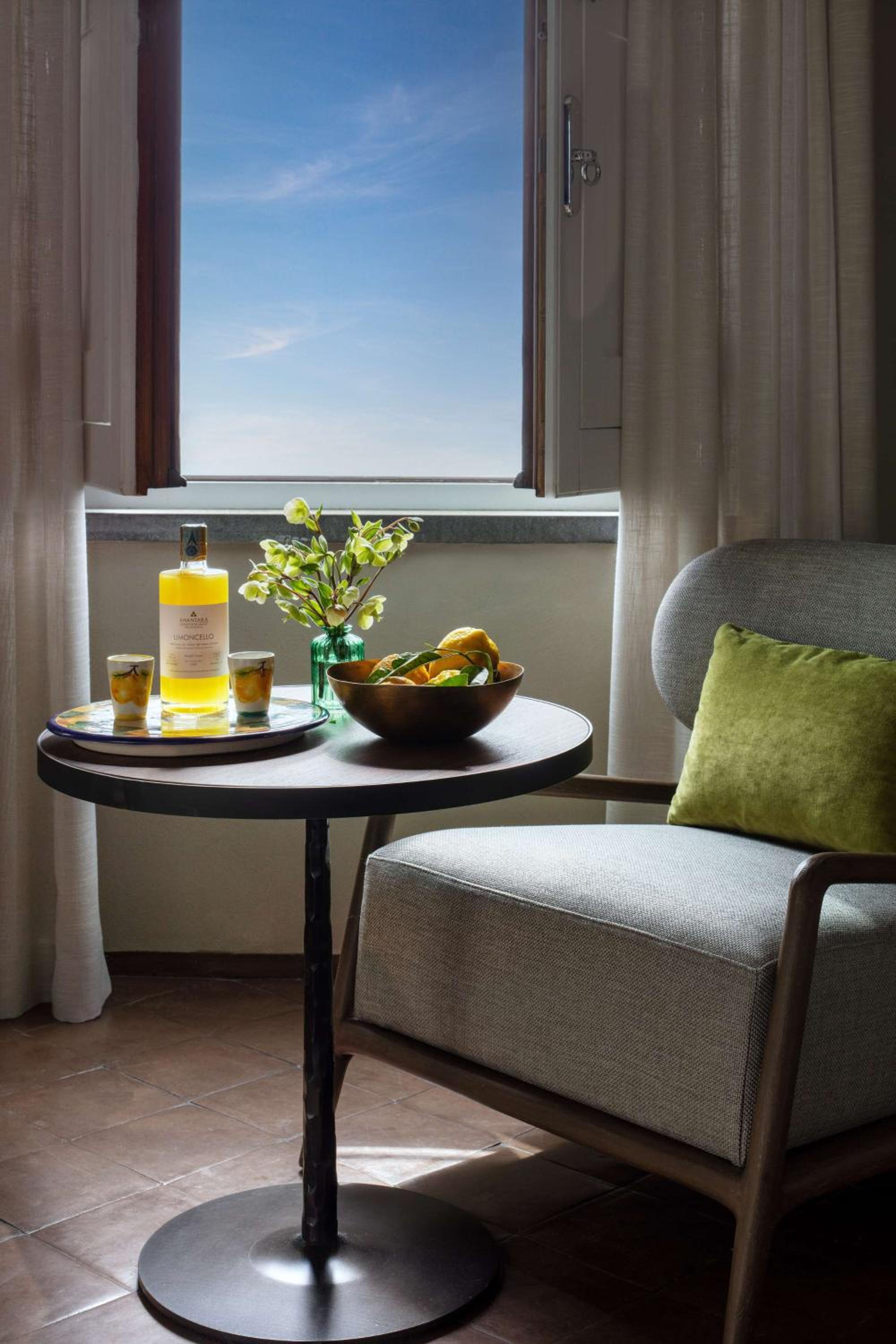 Deluxe Room with Sea View