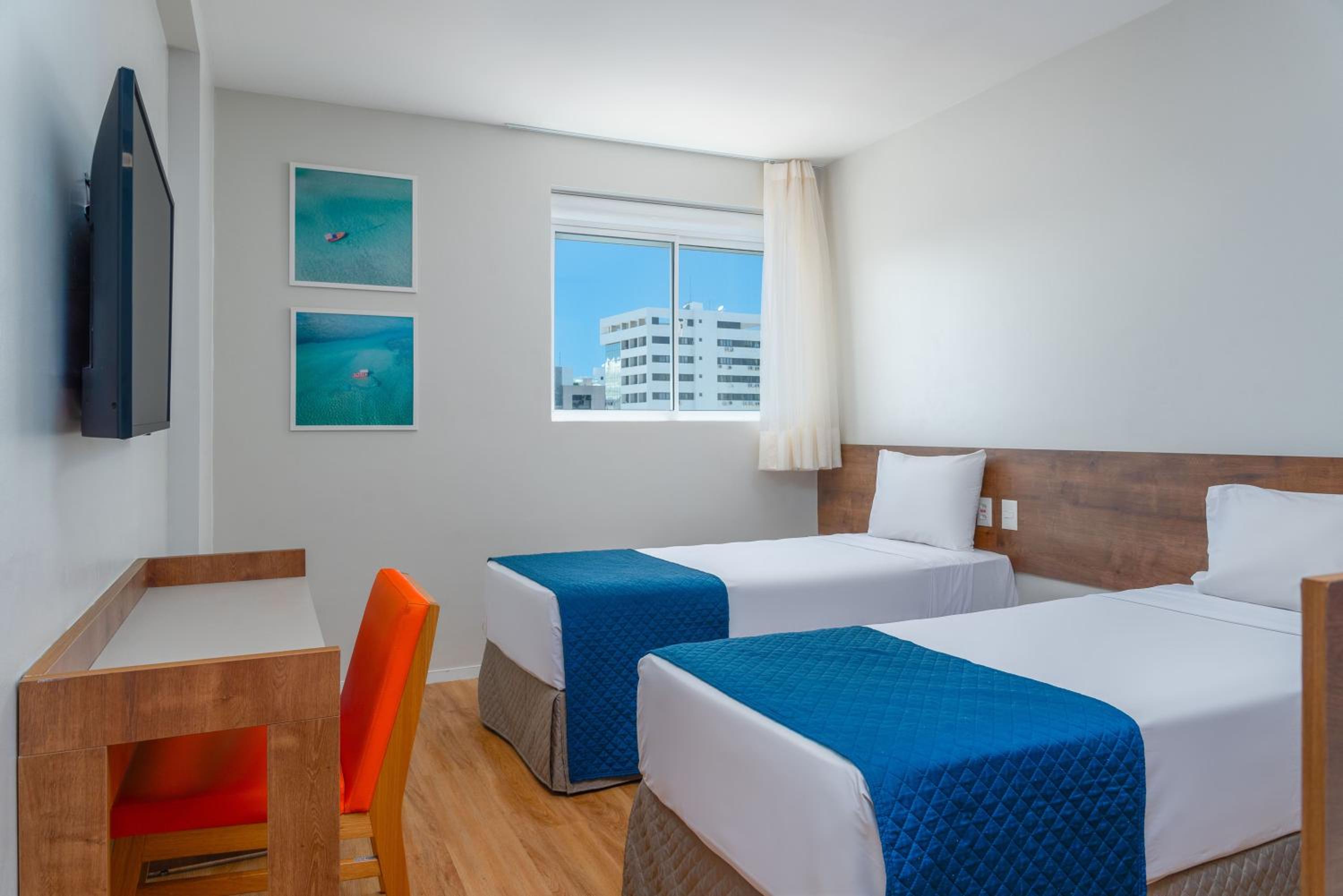 Standard Twin Room - Photo 3