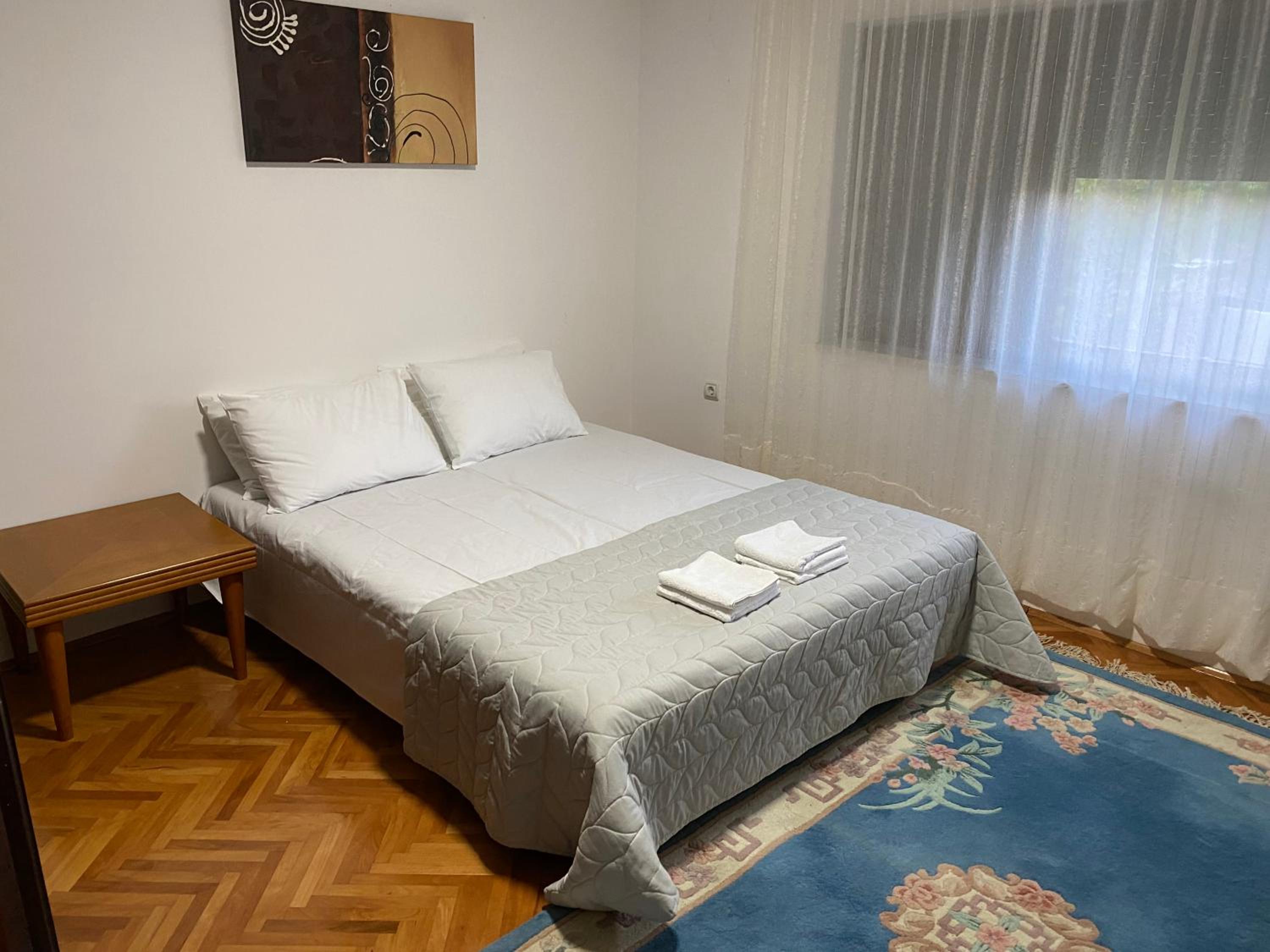 One-Bedroom House photo 1