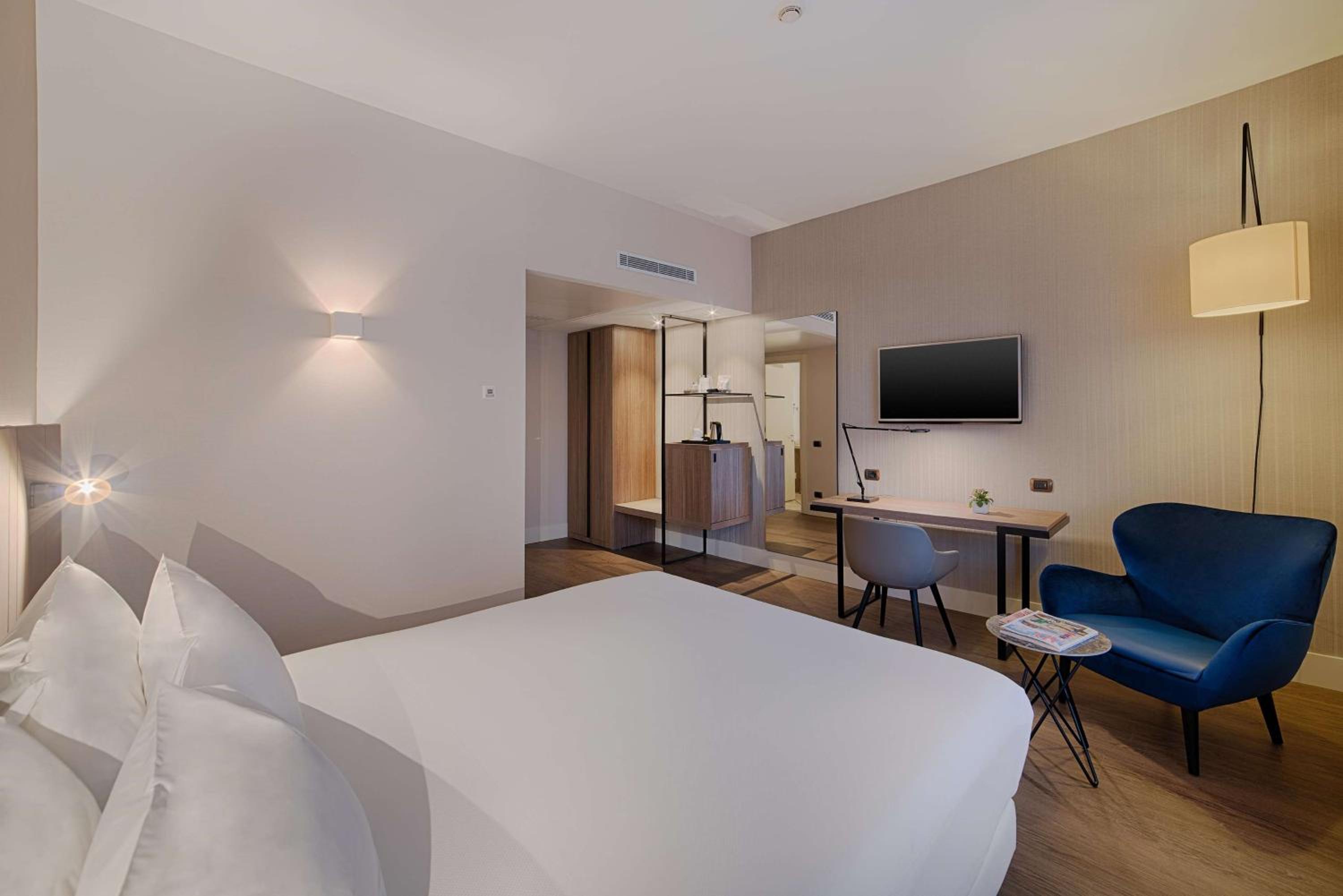 Superior Double or Twin Room photo 2
