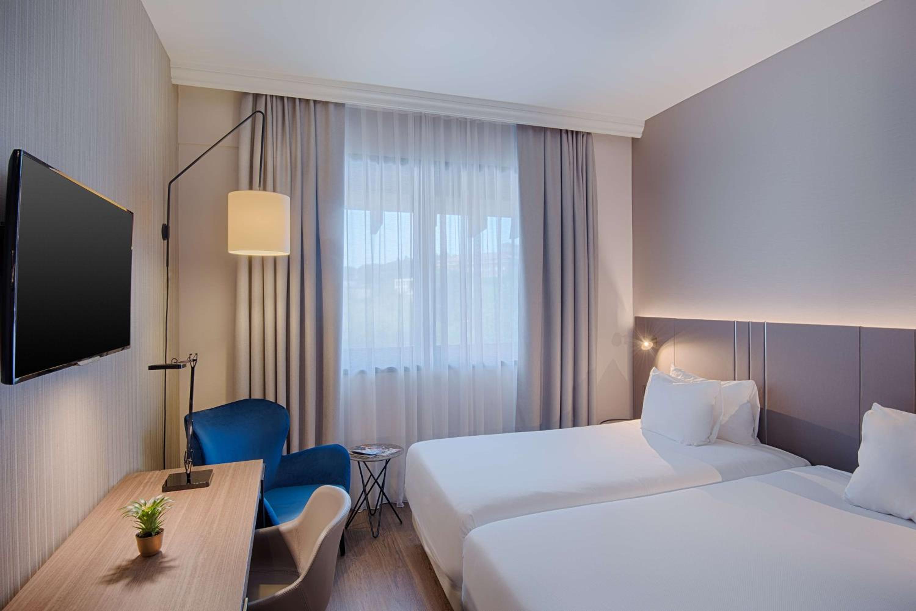 Standard Double Or Twin Room Dinner Package photo 3