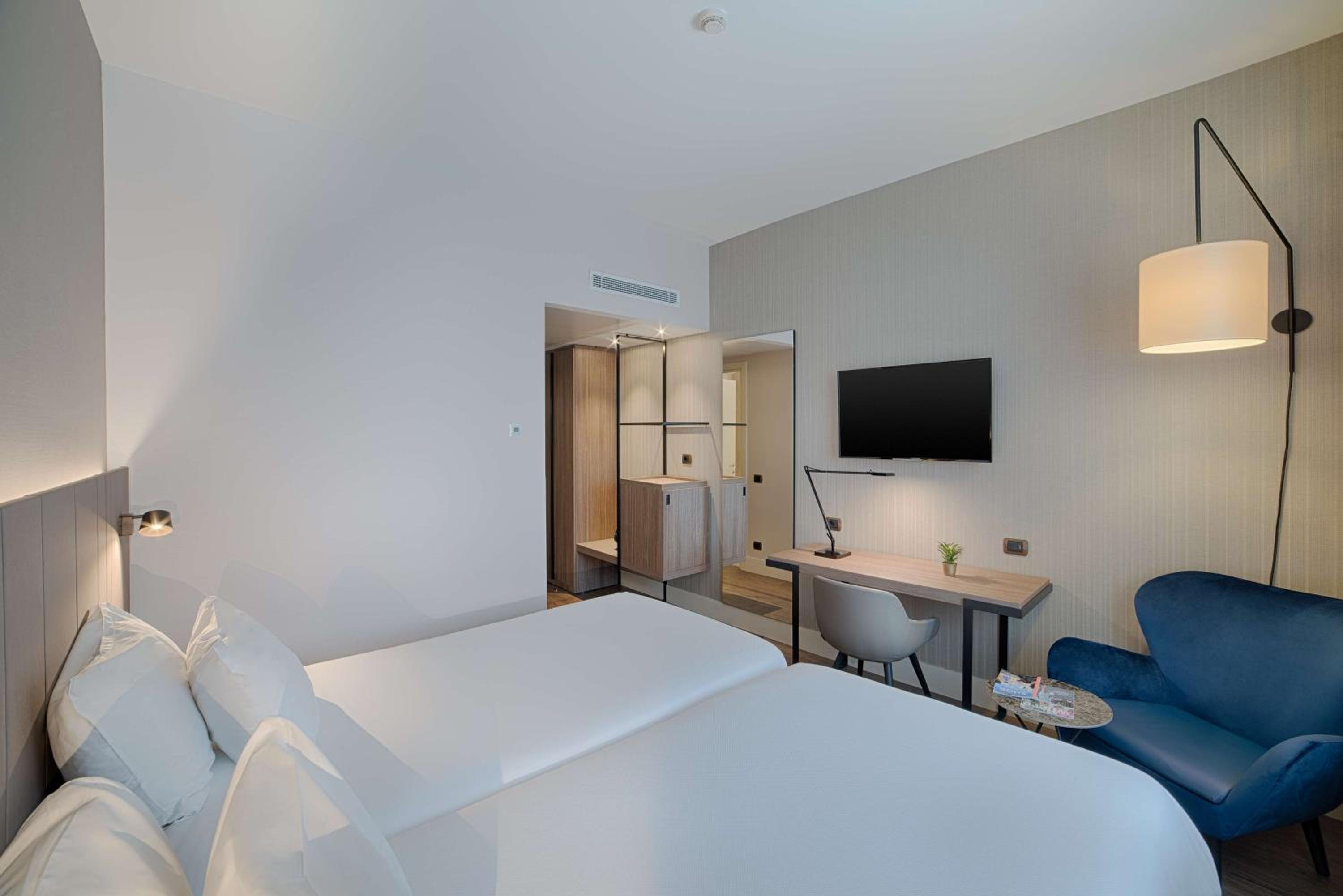 Standard Double Or Twin Room Dinner Package photo 2