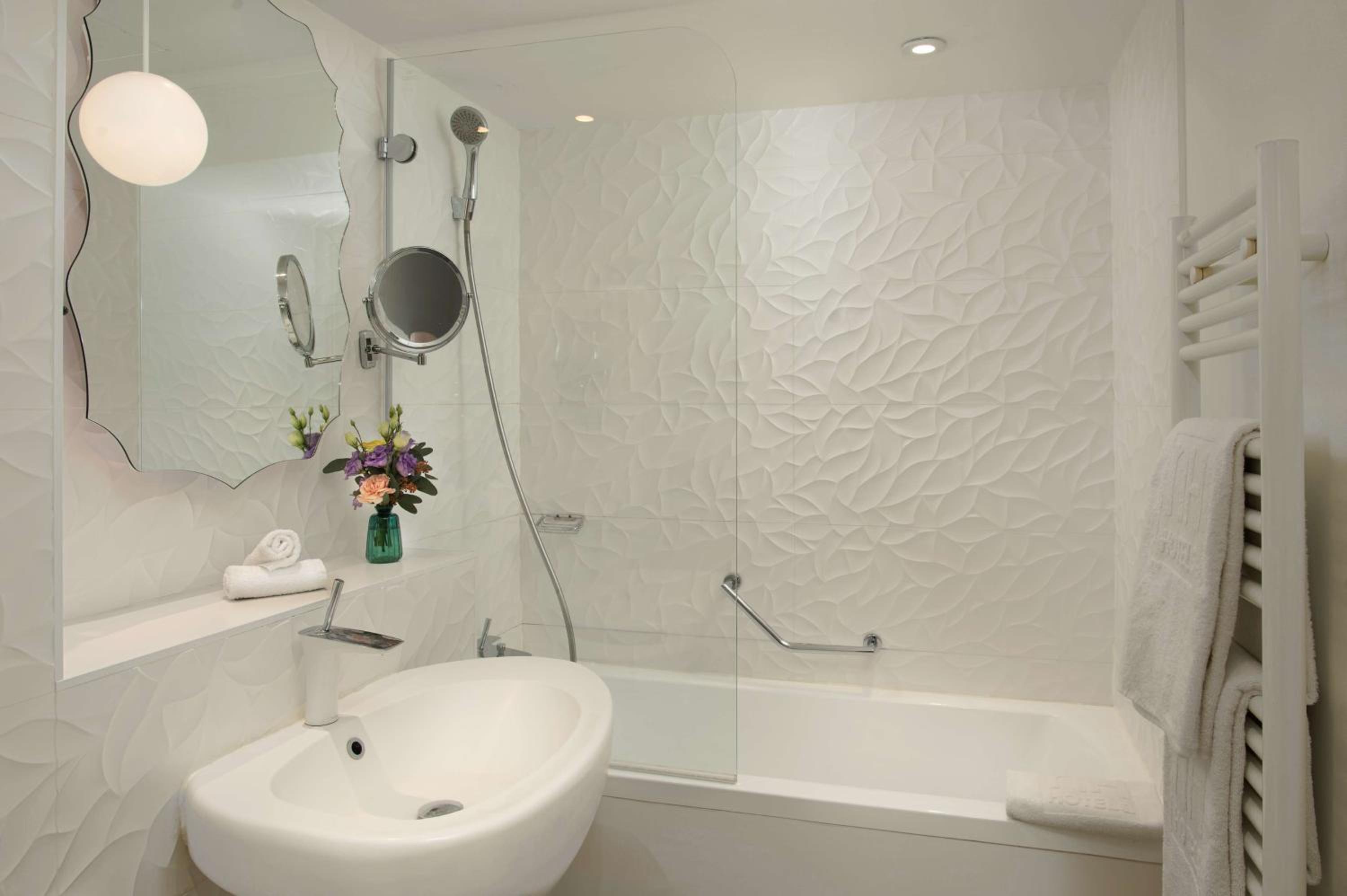 Superior  New Style Room with Balcony and View