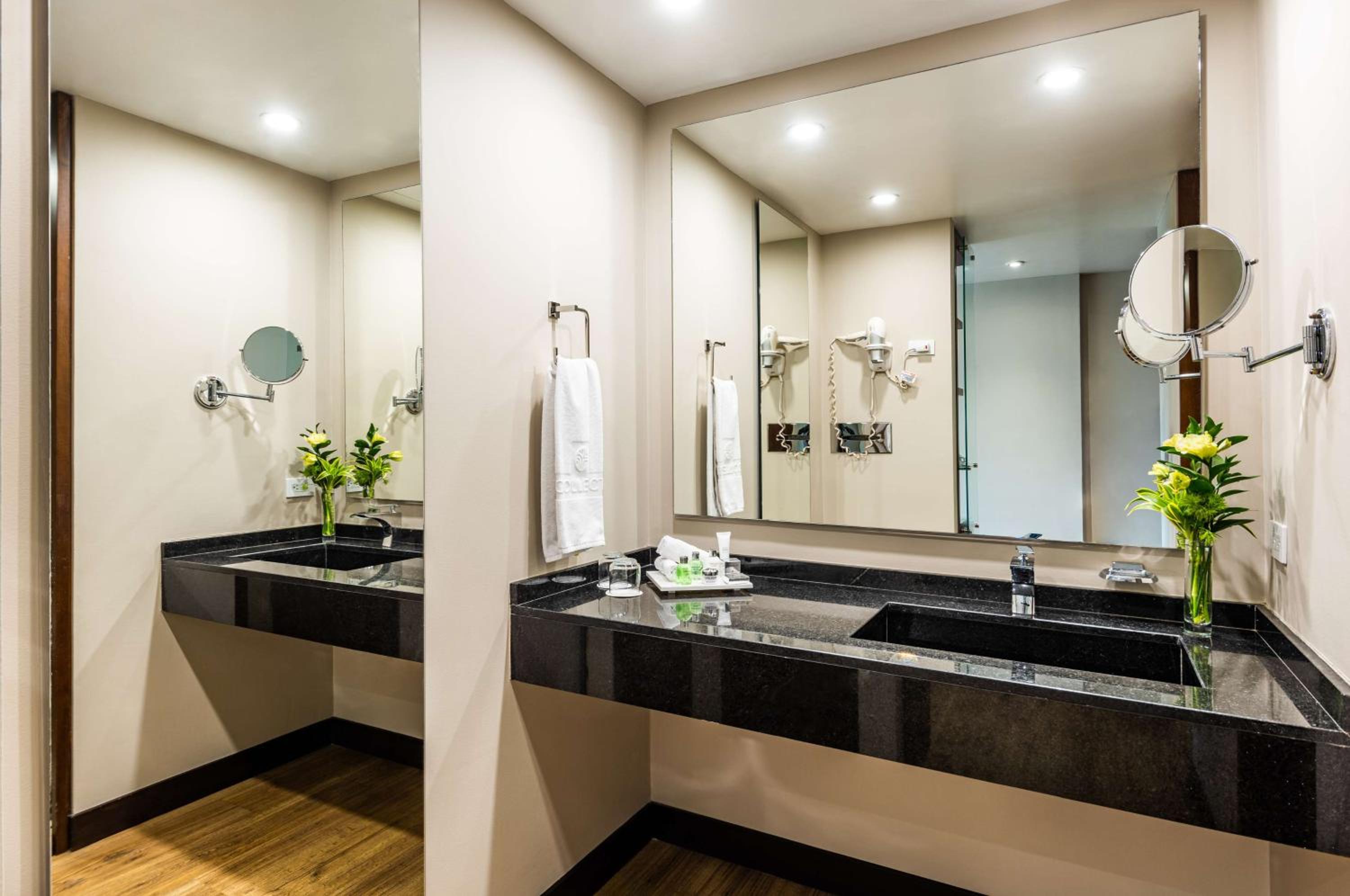 Premium Double or Twin Room - Photo 3