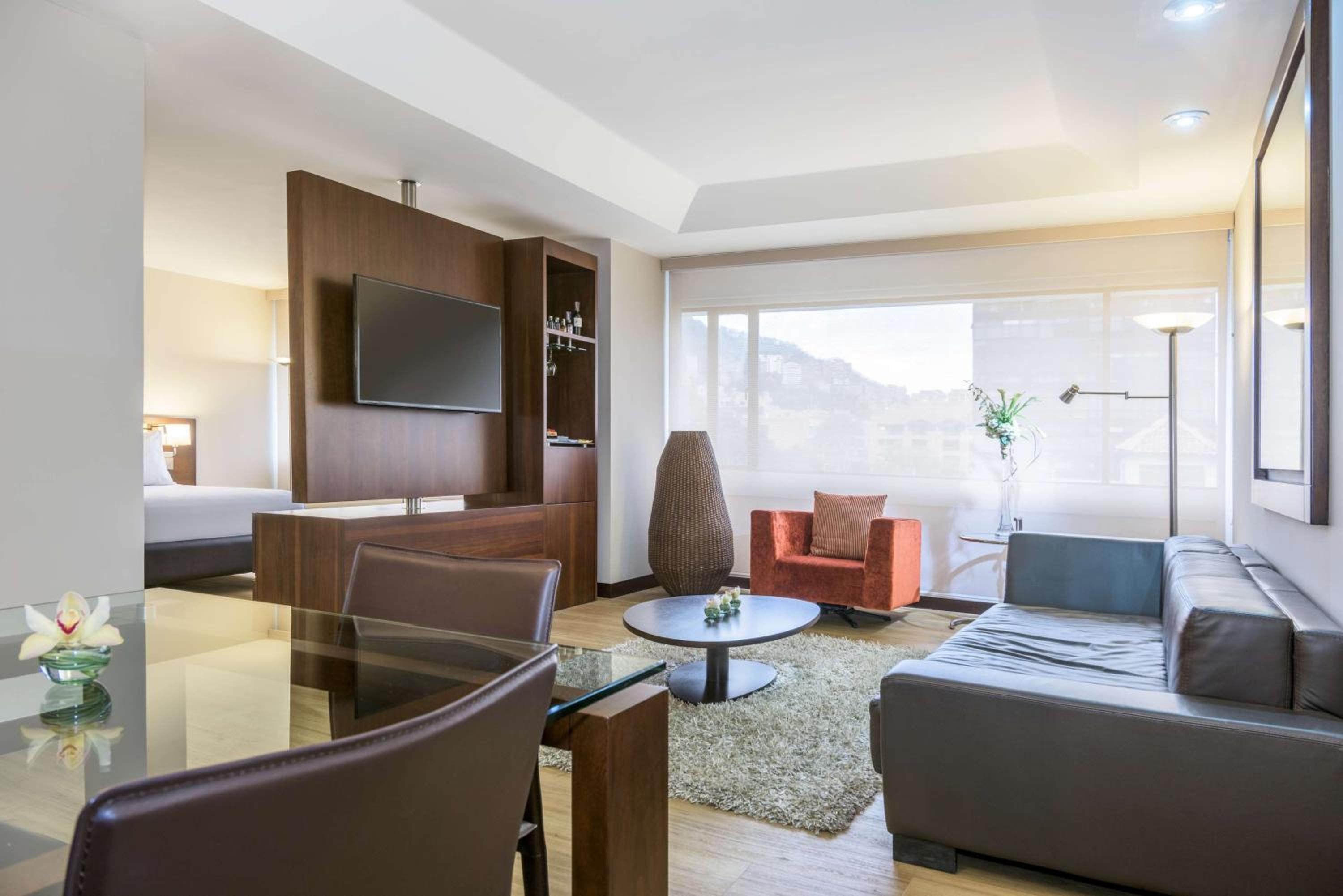 Suite - Photo 7