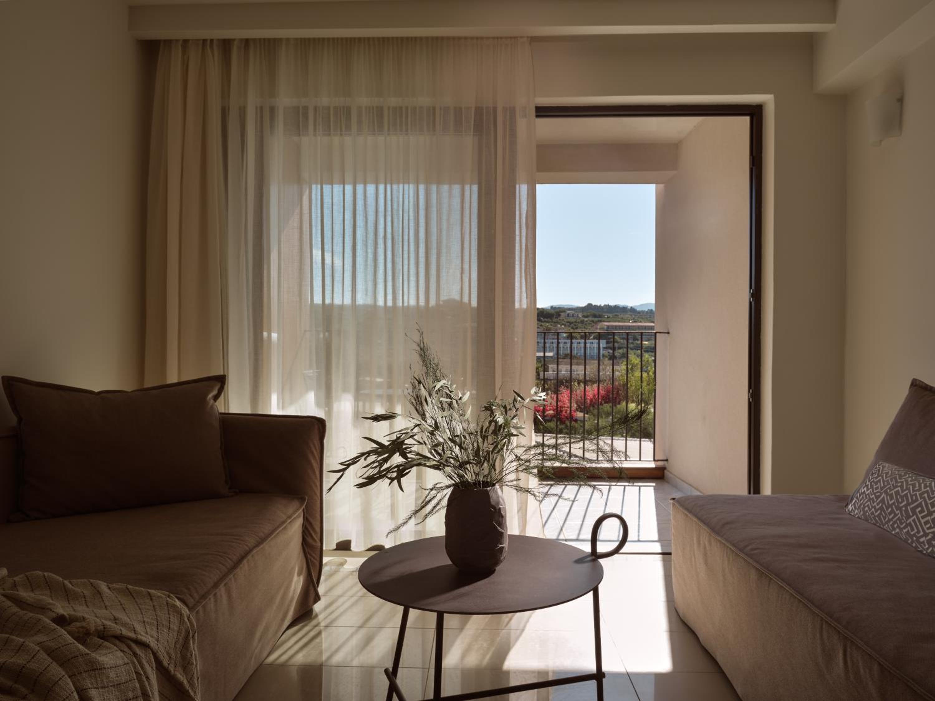 Premium One Bedroom Suite - Photo 6