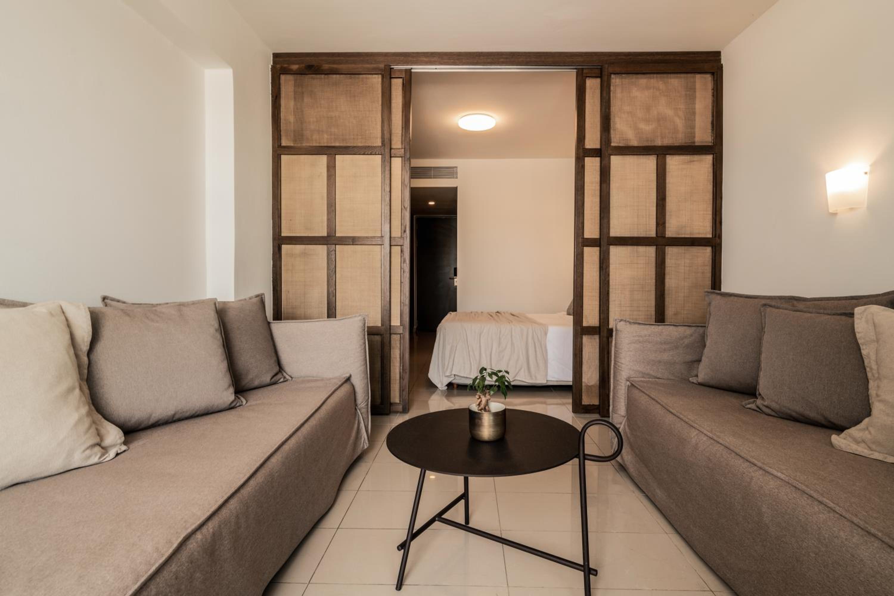 Premium One Bedroom Suite - Photo 5