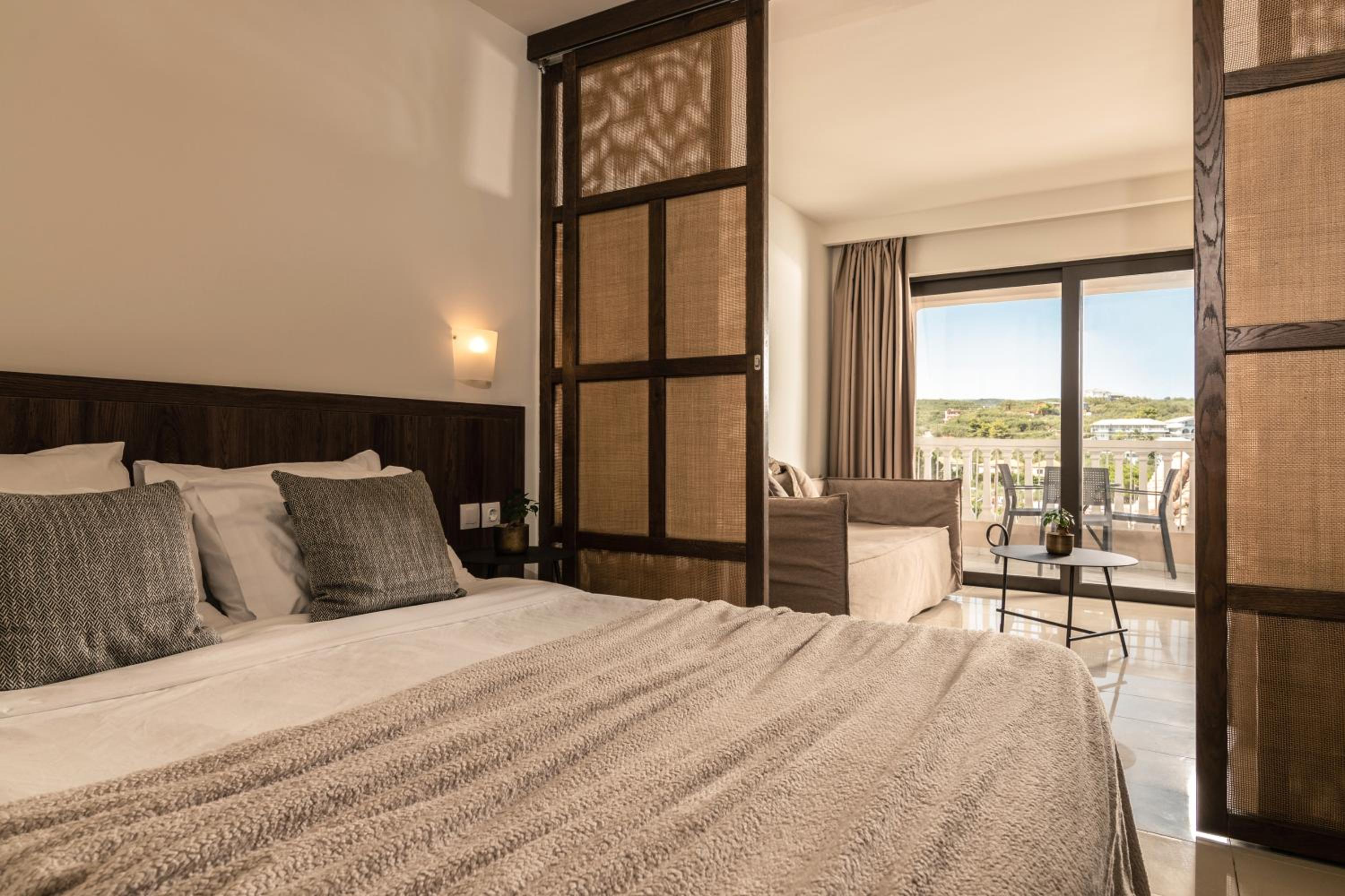Premium One Bedroom Suite - Photo 1