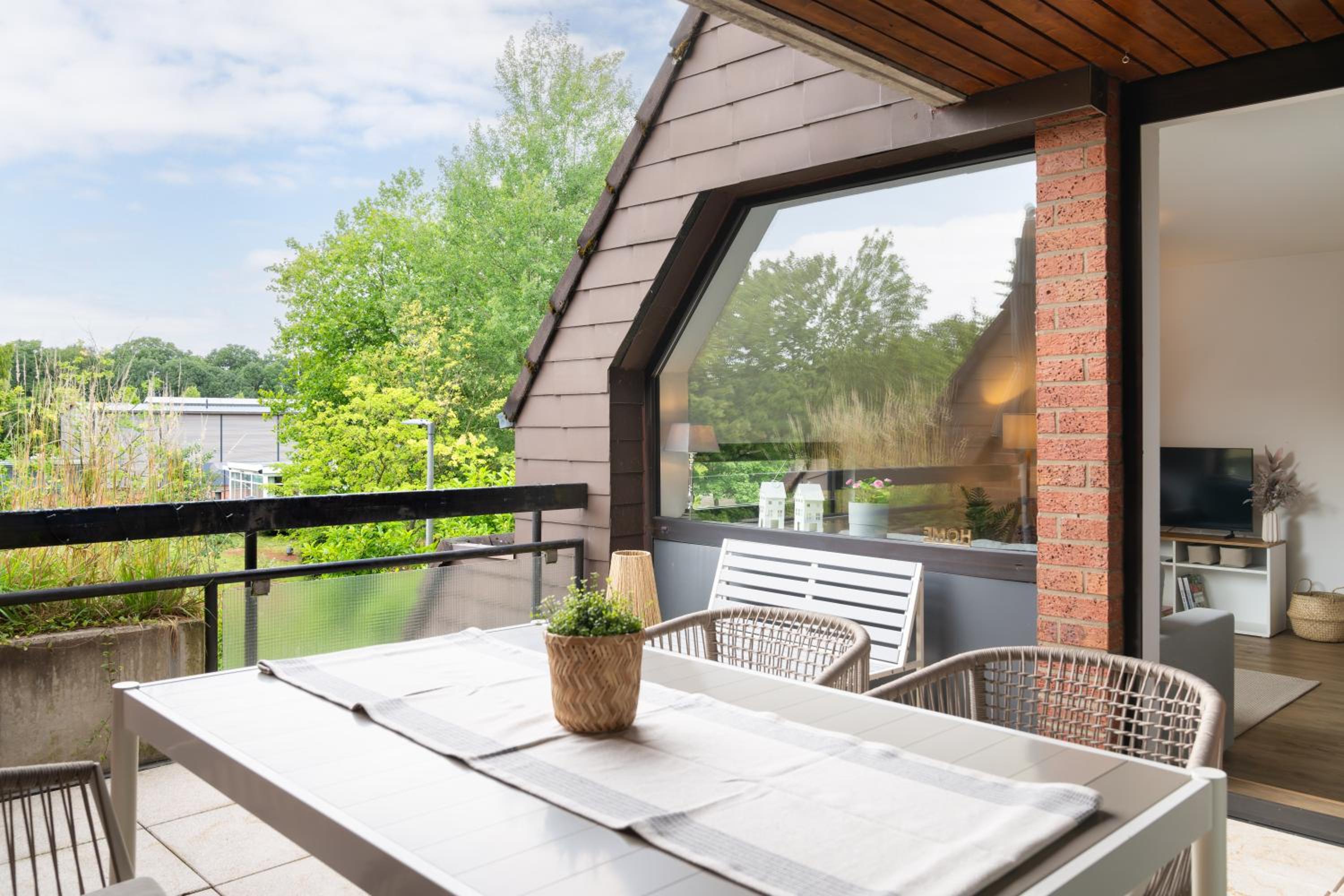 Two-Bedroom Apartment with Garden View photo 3