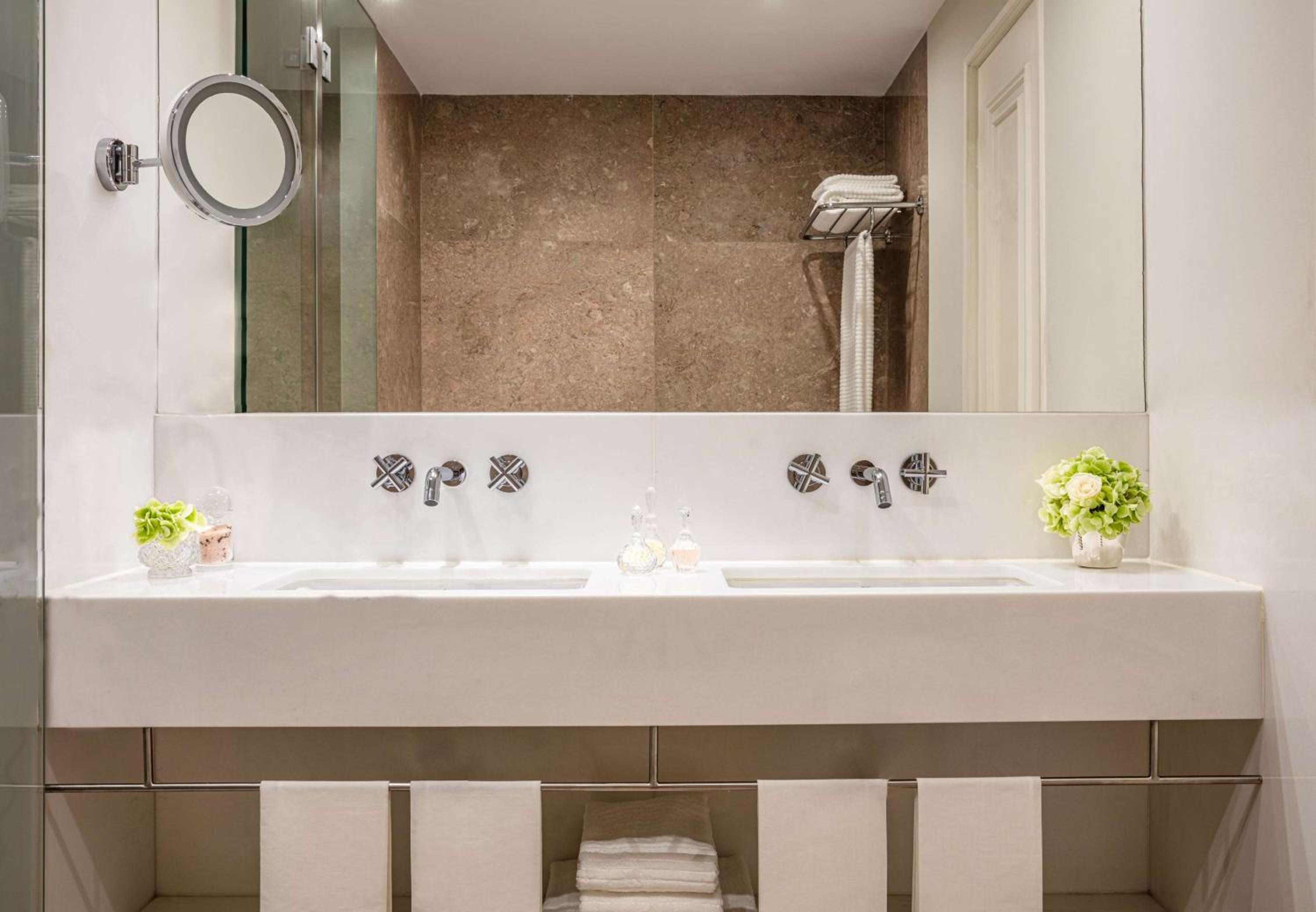 Executive Suite with Terrace (Non Smoking) thumbnail 6
