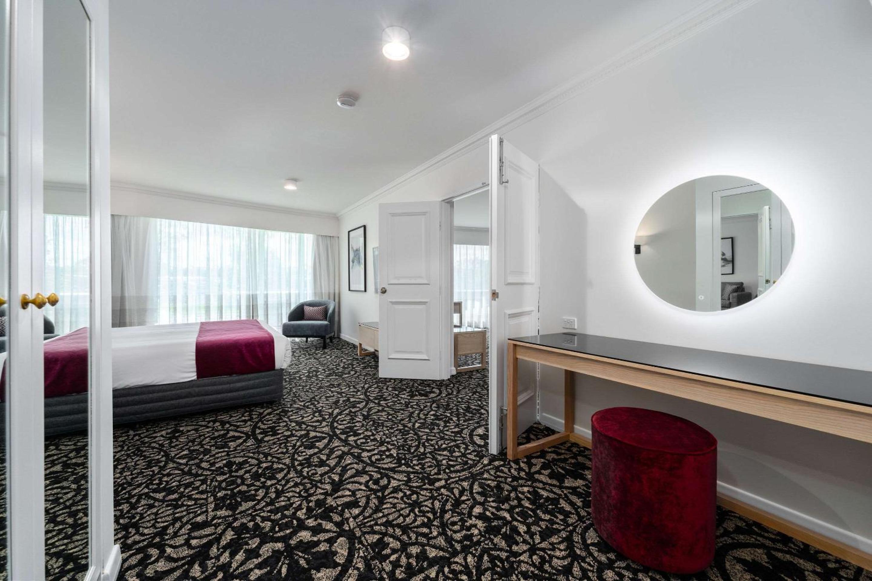 Grand 1-Bedroom Apartment - Photo 14