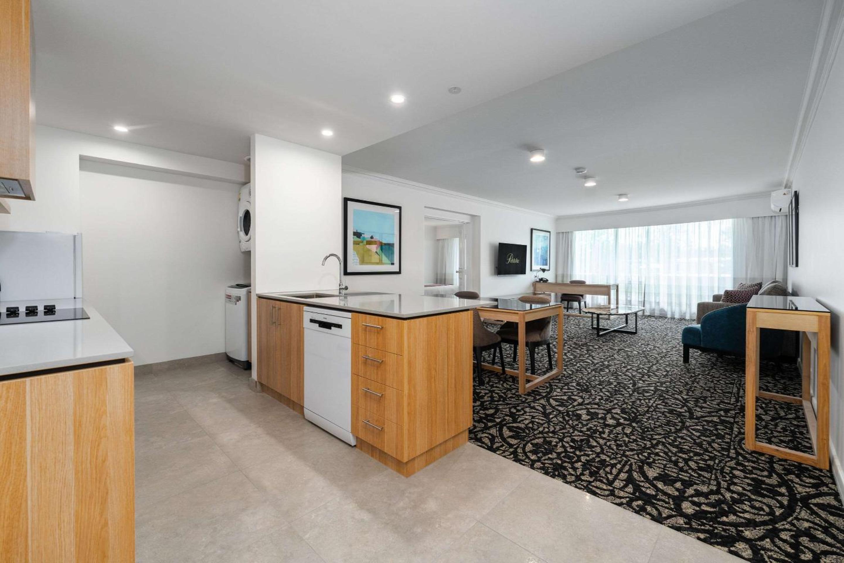 Grand 1-Bedroom Apartment - Photo 13
