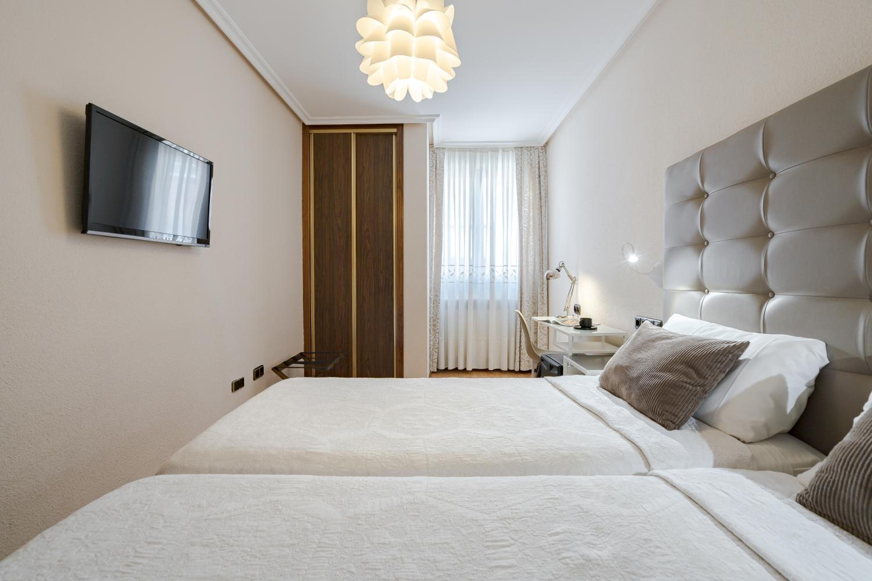 Double or Twin Room photo 3