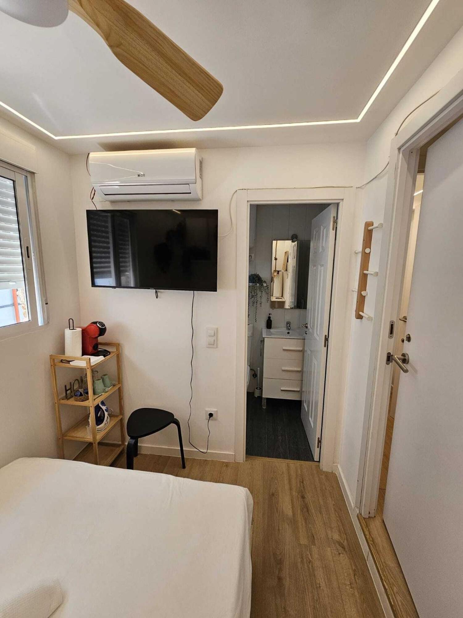 Double Room with Private Bathroom photo 3