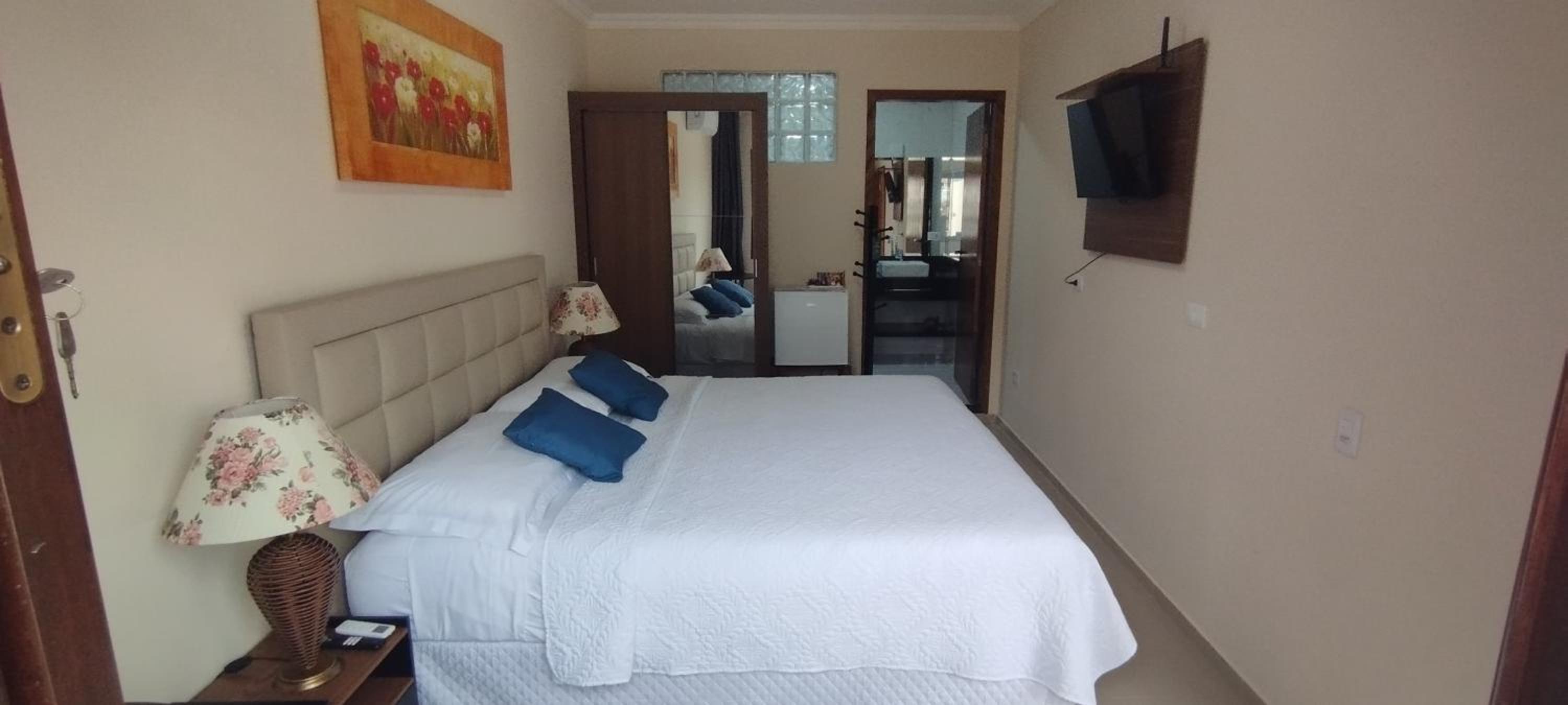 Deluxe King Suite - Photo 4
