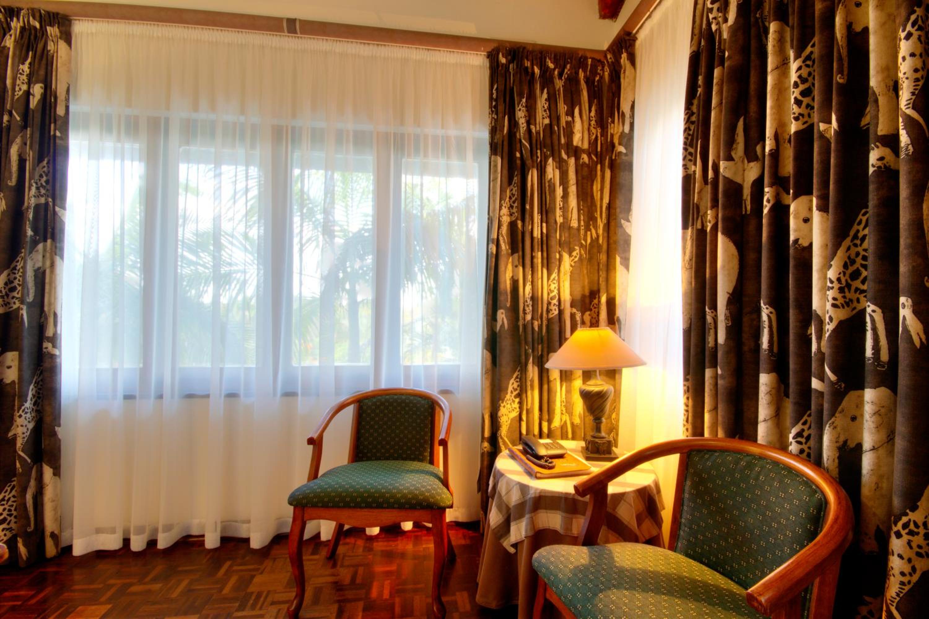 Deluxe Queen Room - Photo 7