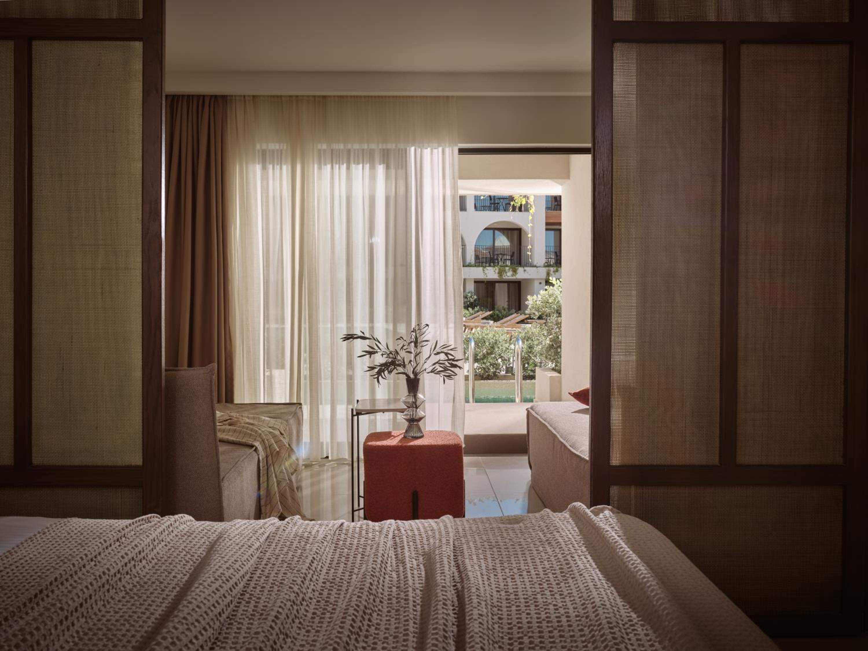 Deluxe One Bedroom Suite with Sharing Pool - Photo 6