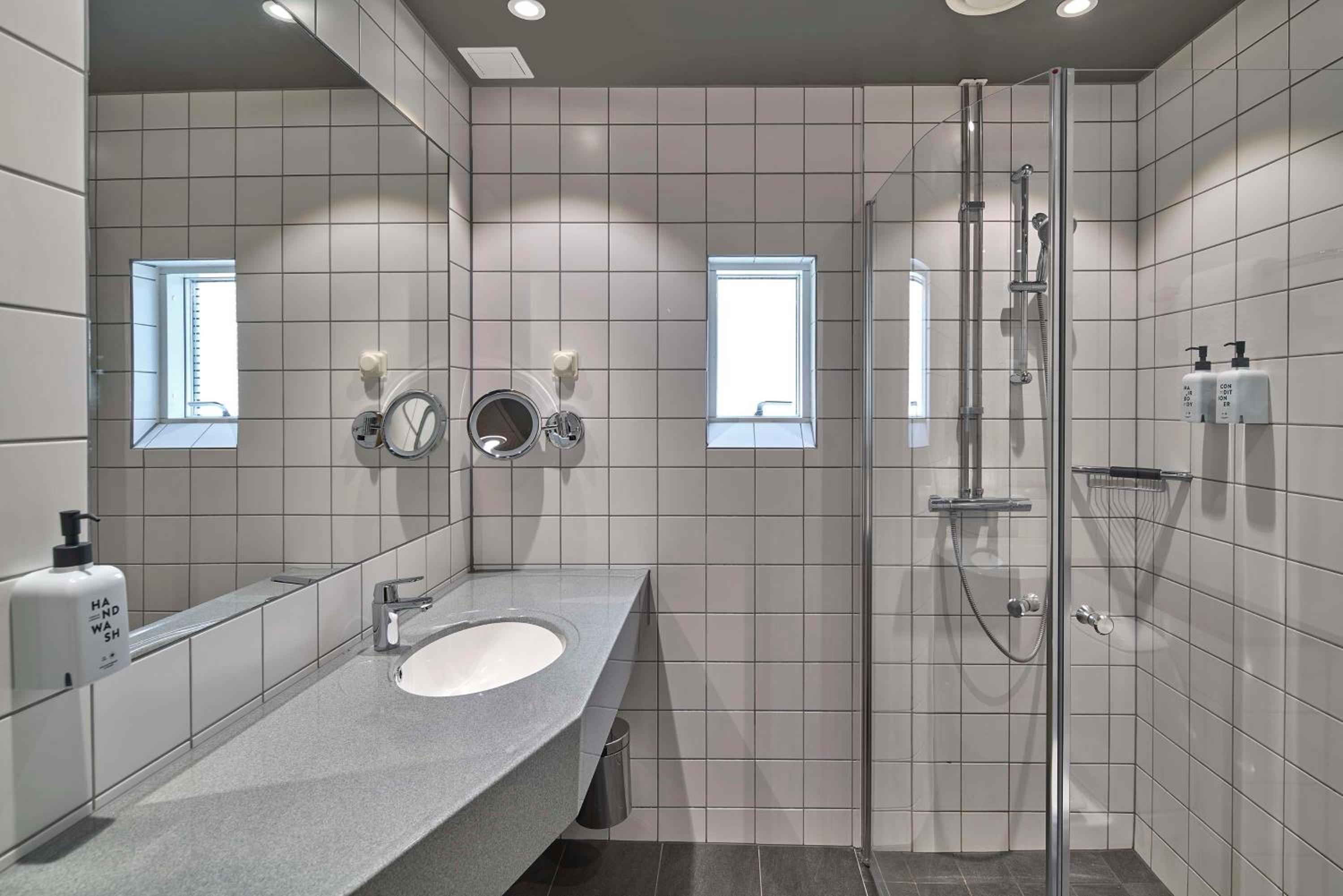 Standard  Room - Photo 10