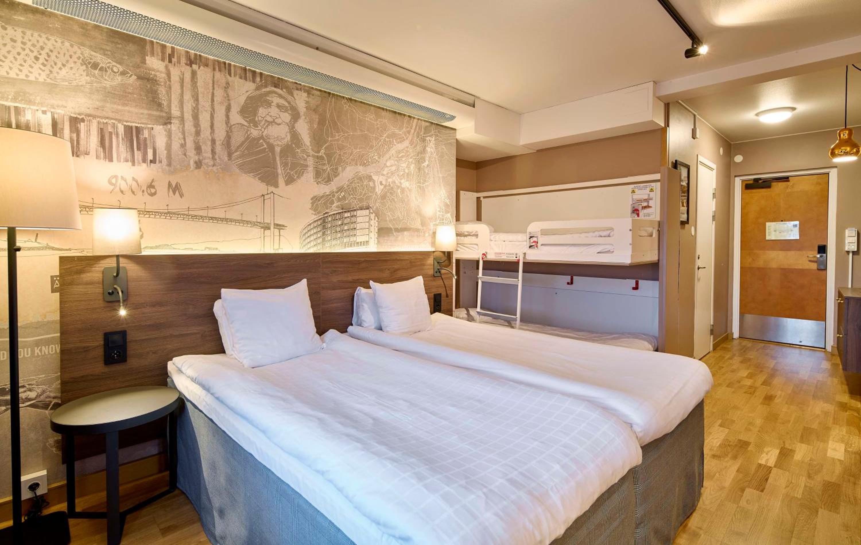 Quadruple Room - Photo 1