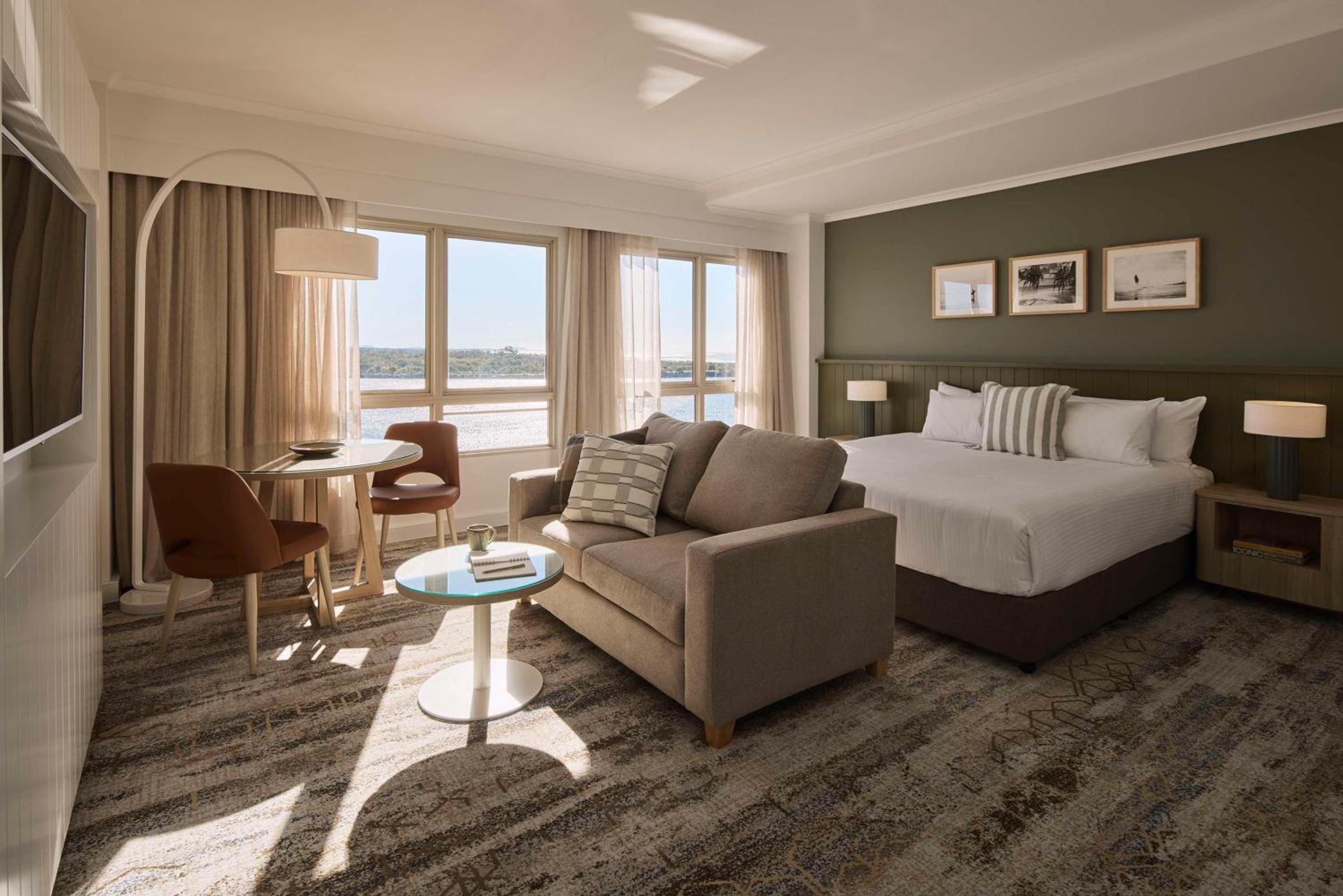 Superior King Room with River View - Photo 1