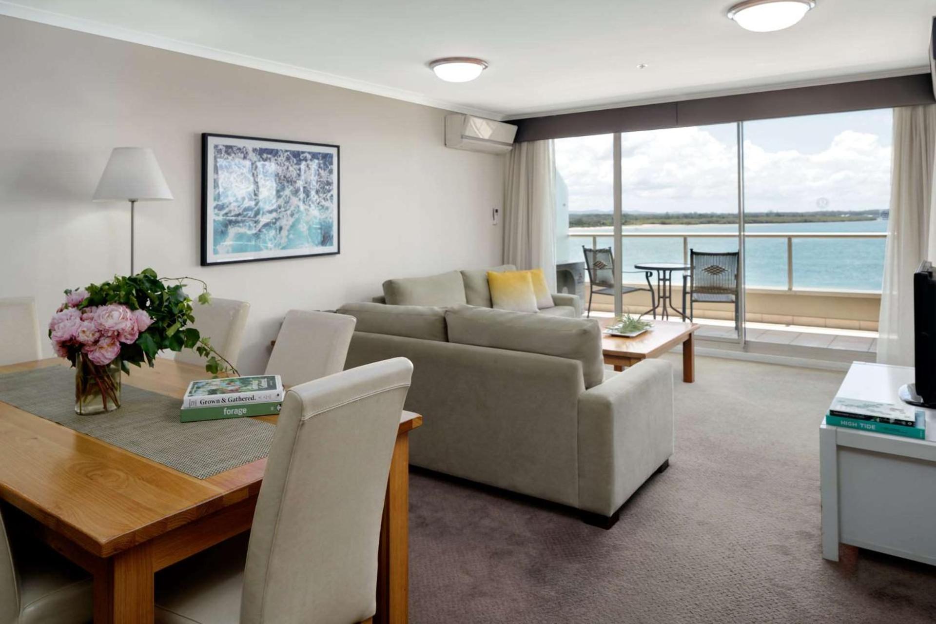 Two-Bedroom Apartment with Water View - Photo 3