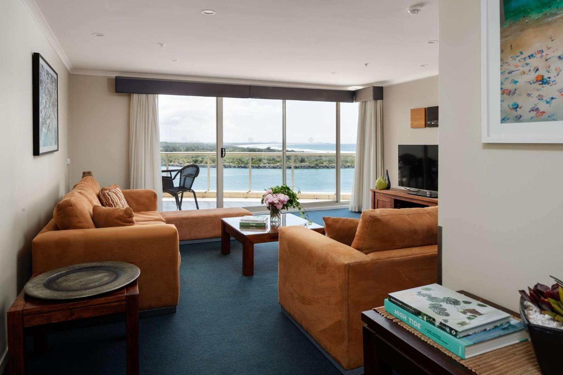 Three-Bedroom Apartment - Photo 3
