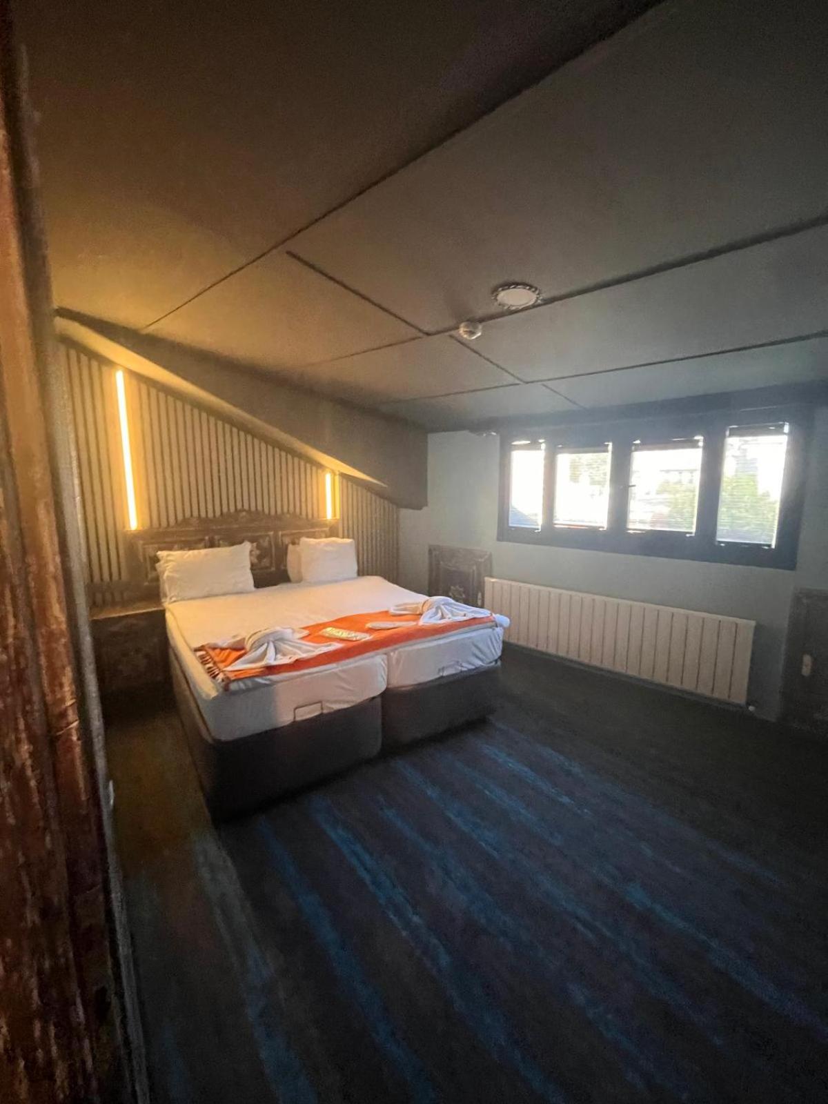 Economy Double Room photo 2