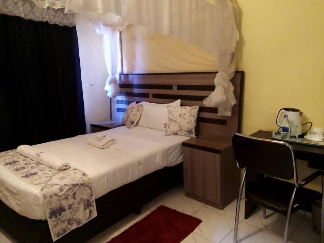 Single Room photo 2