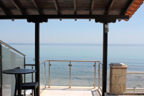 Deluxe Suite with Sea View photo 1