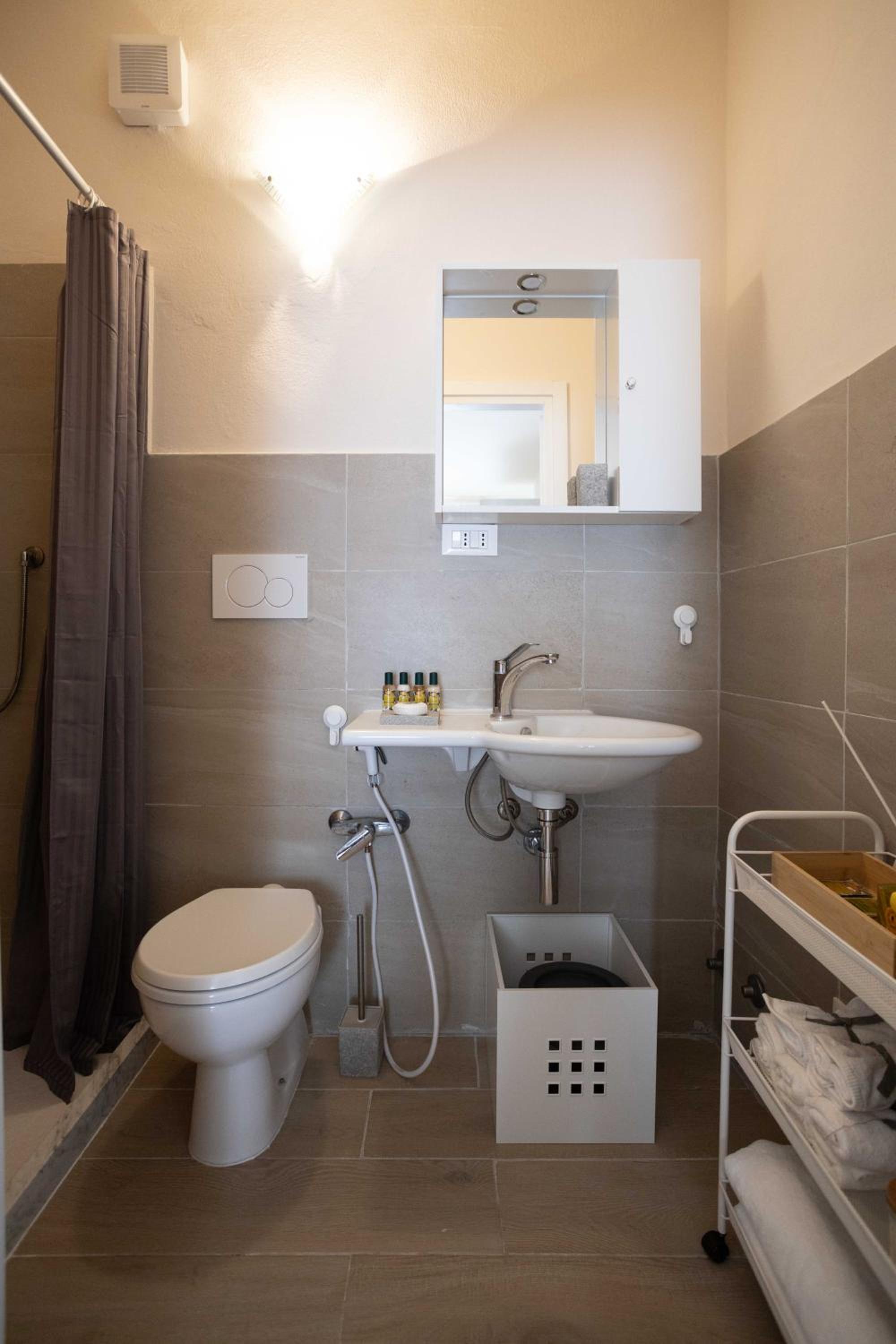 Double Room with Private Bathroom photo 2