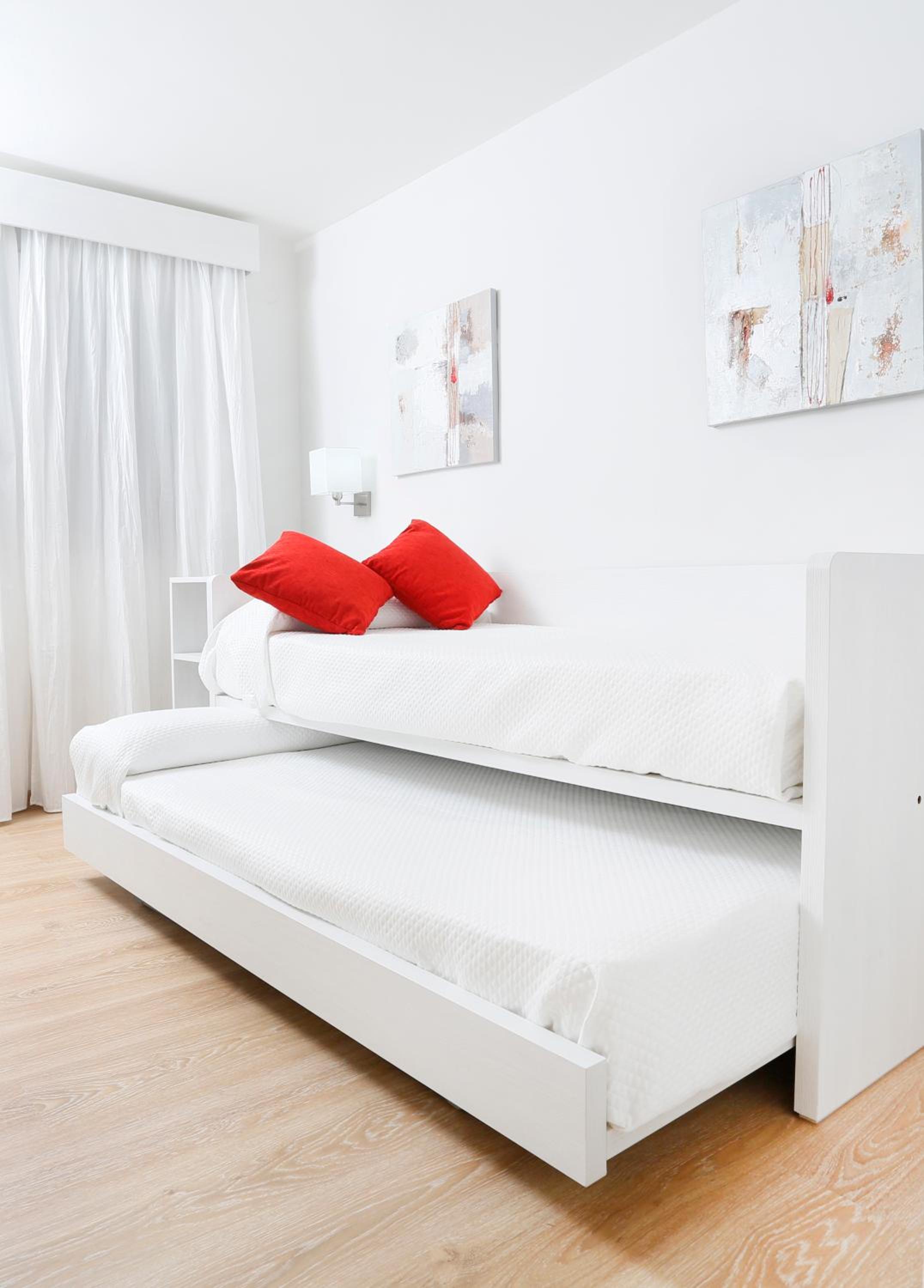 Family Suite (2 Bedrooms) thumbnail 5
