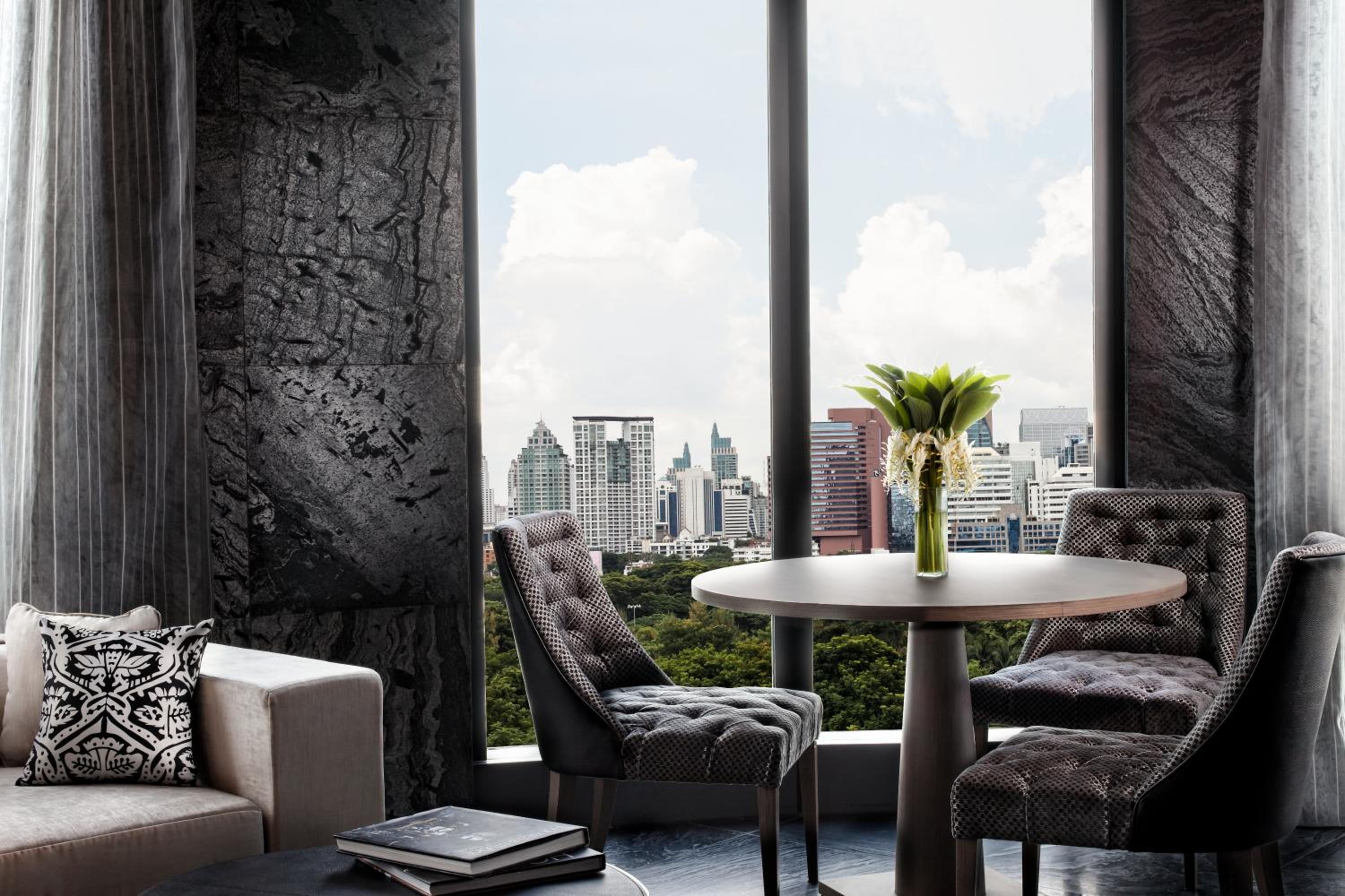 SO Suite with Executive Lounge Benefits photo 3