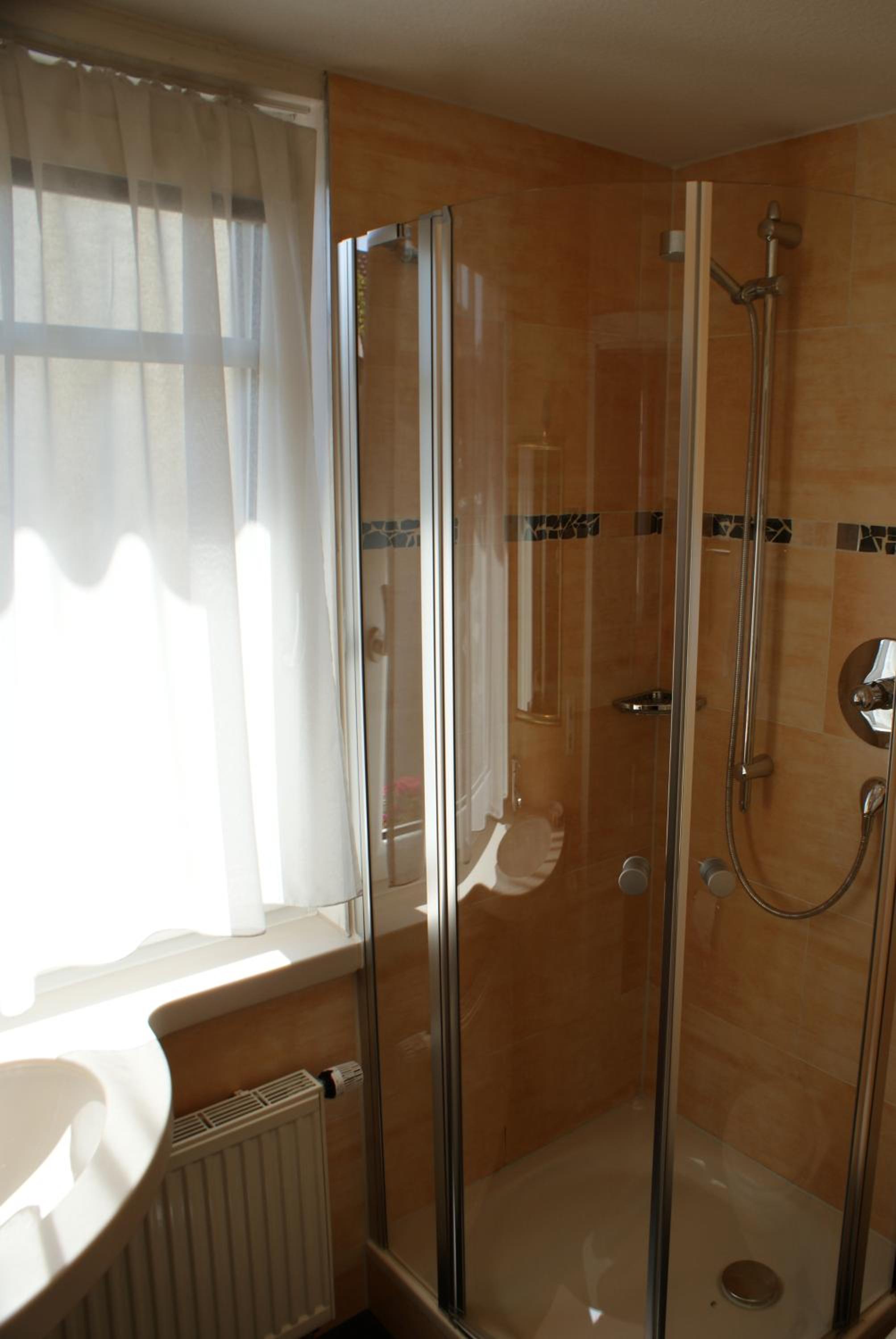 Standard Single Room - Photo 3