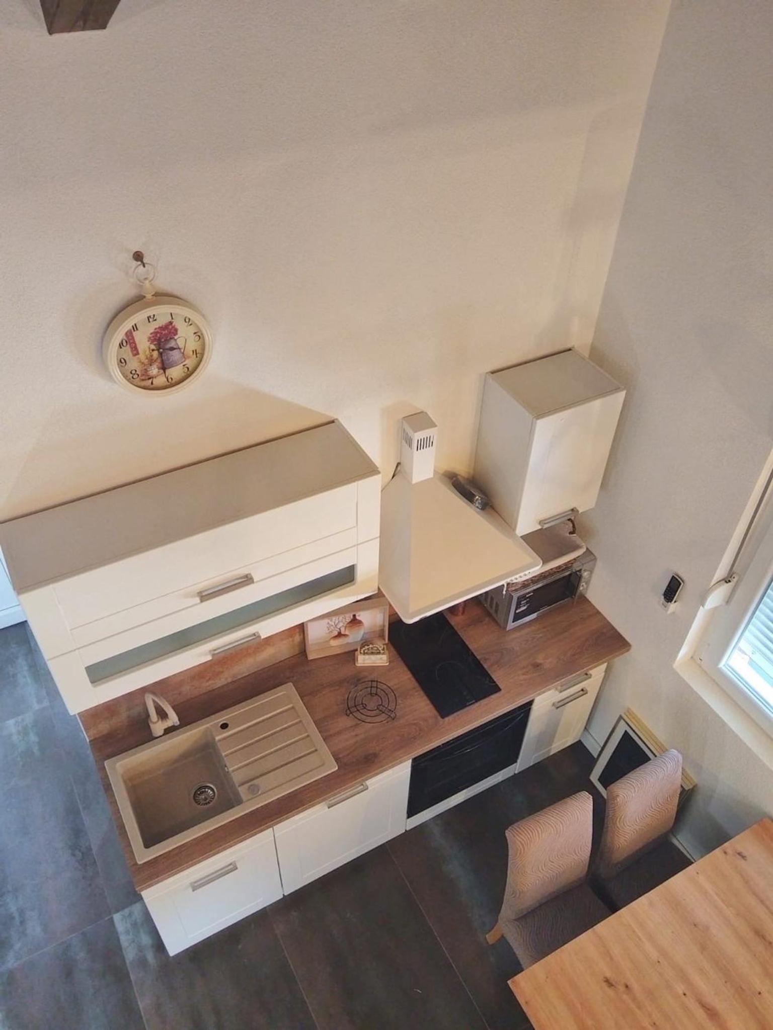 Two-Bedroom Studio Apartment photo 3