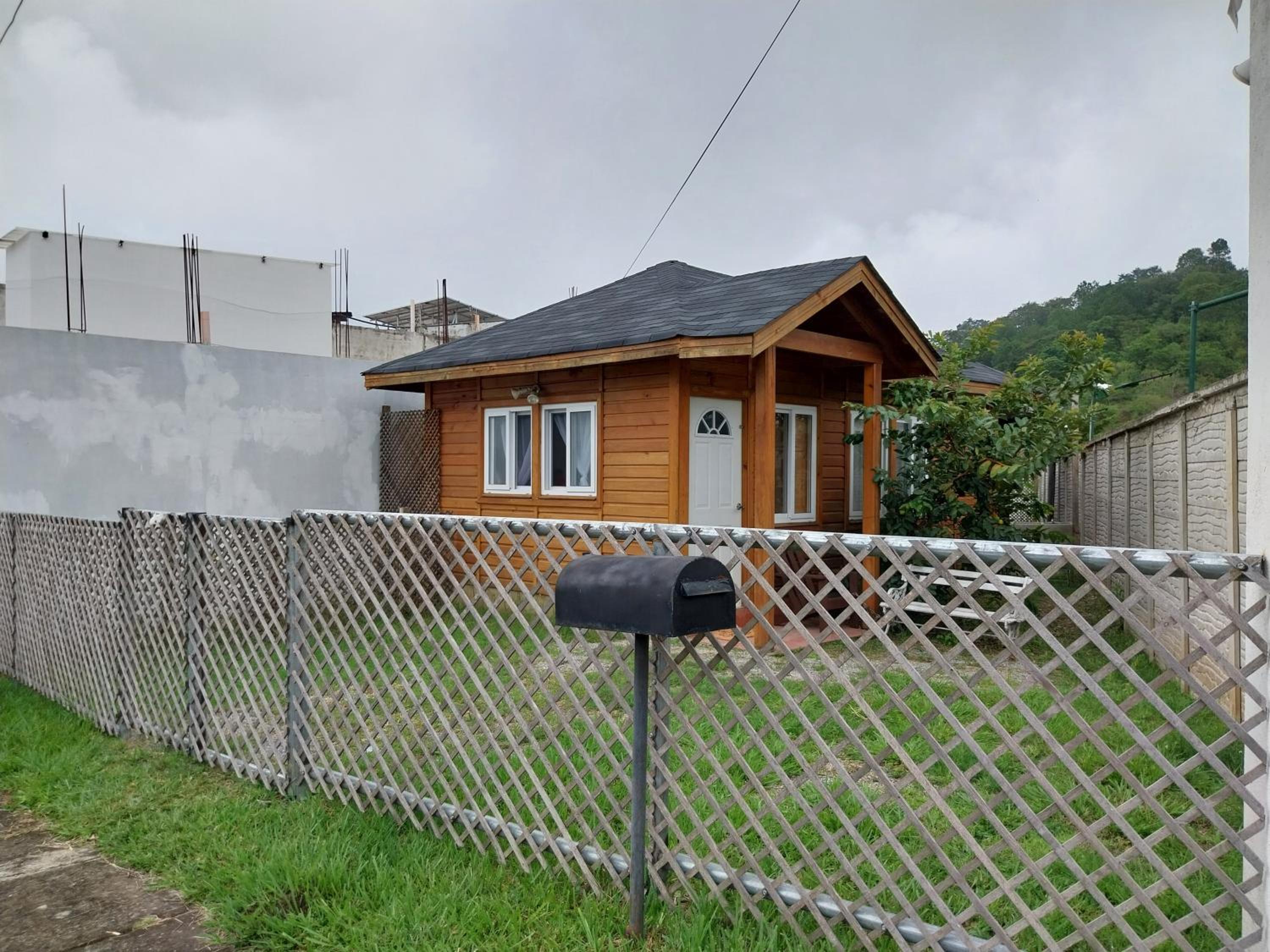 One-Bedroom House photo 1
