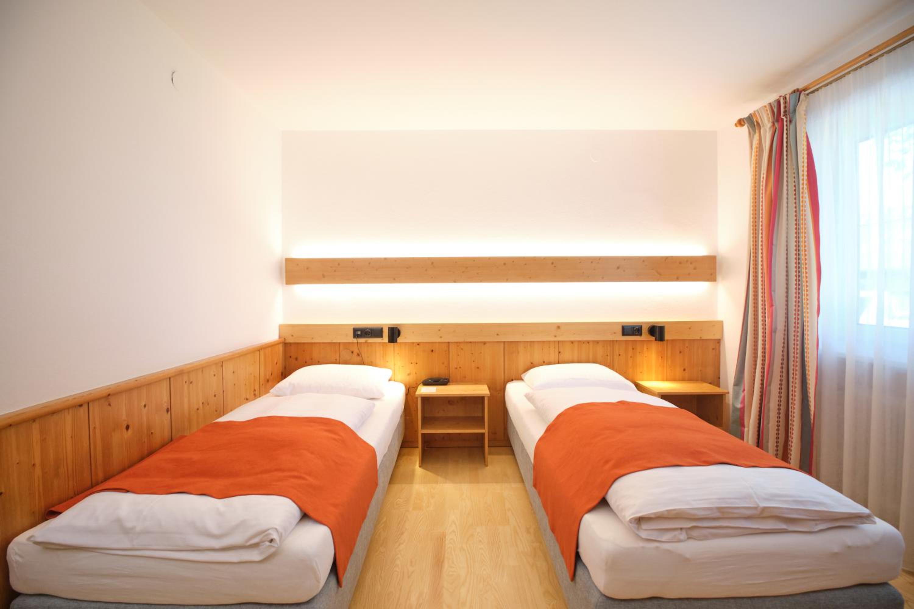 Double or Twin Room with Garden View - Photo 2