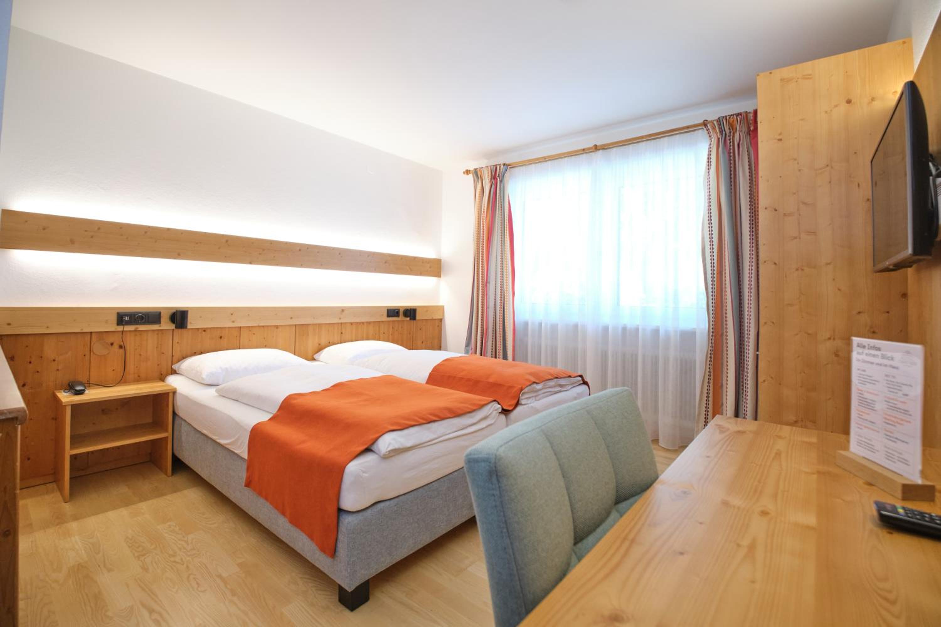 Double or Twin Room with Garden View - Photo 5