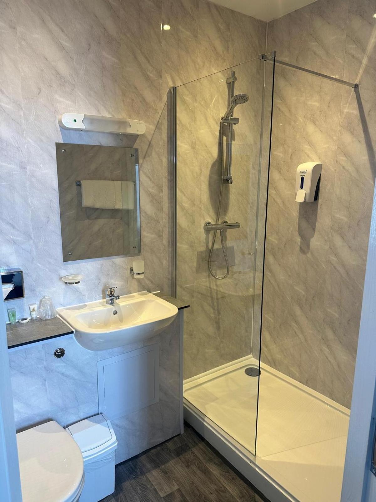 Standard Single Room - Photo 5