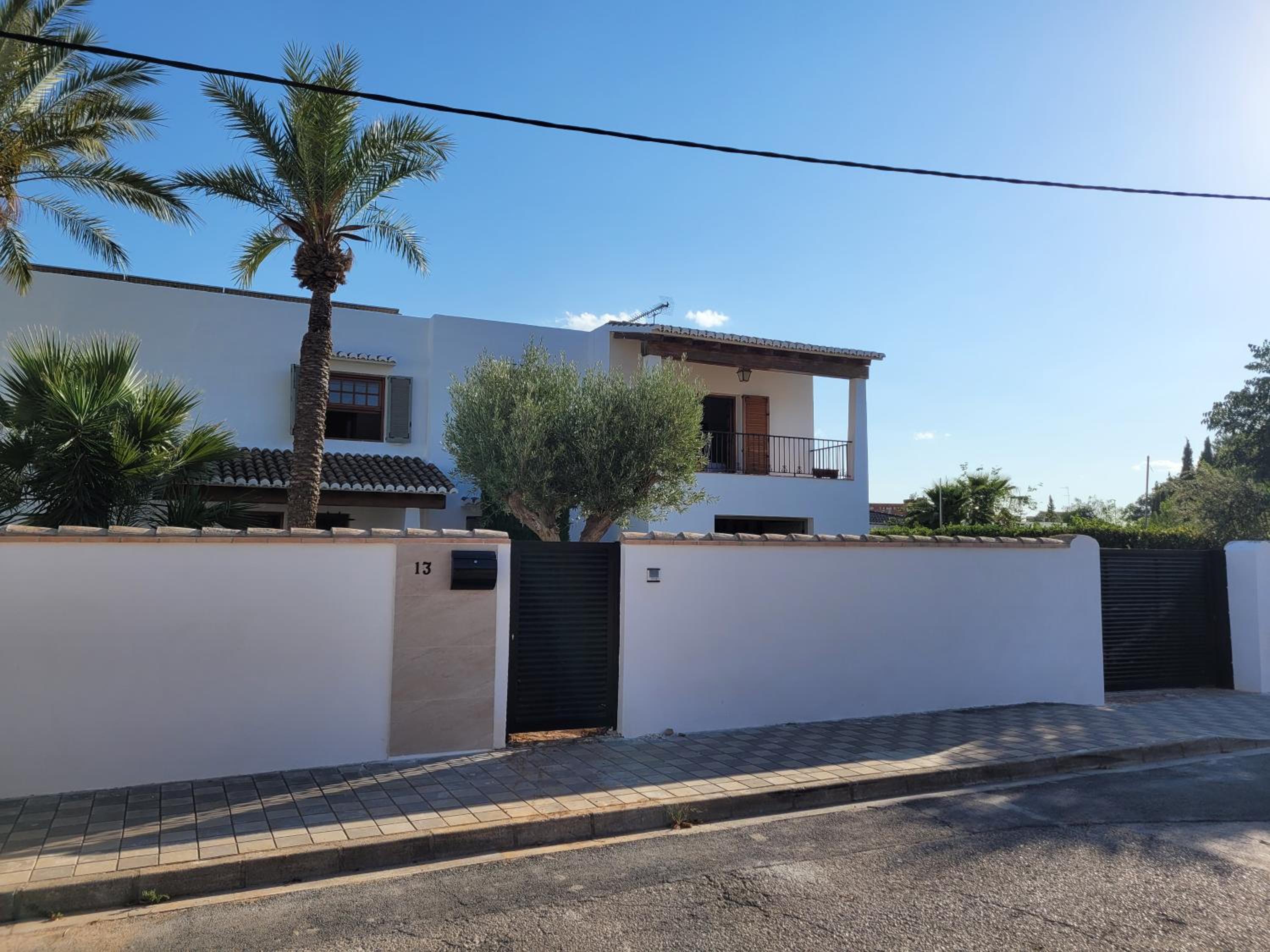 Villa photo 2