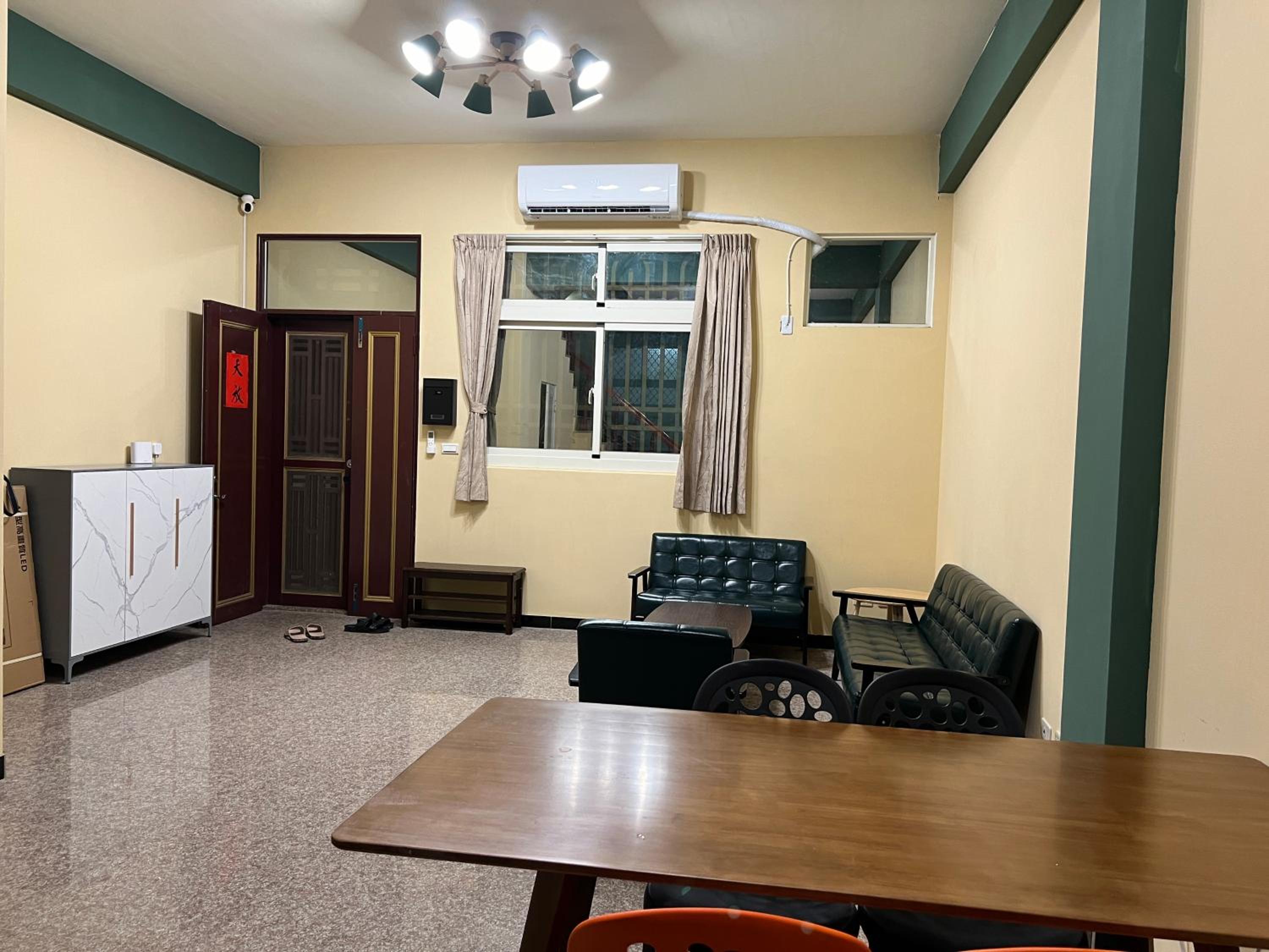 Five-Bedroom Apartment