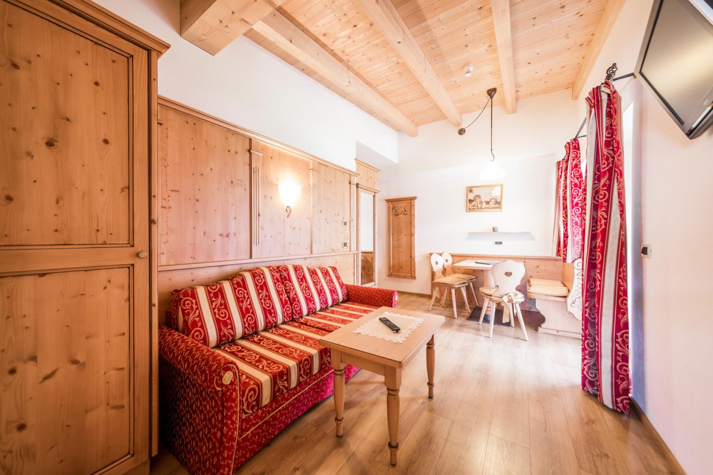 One-Bedroom Apartment with Balcony and Mountain View
