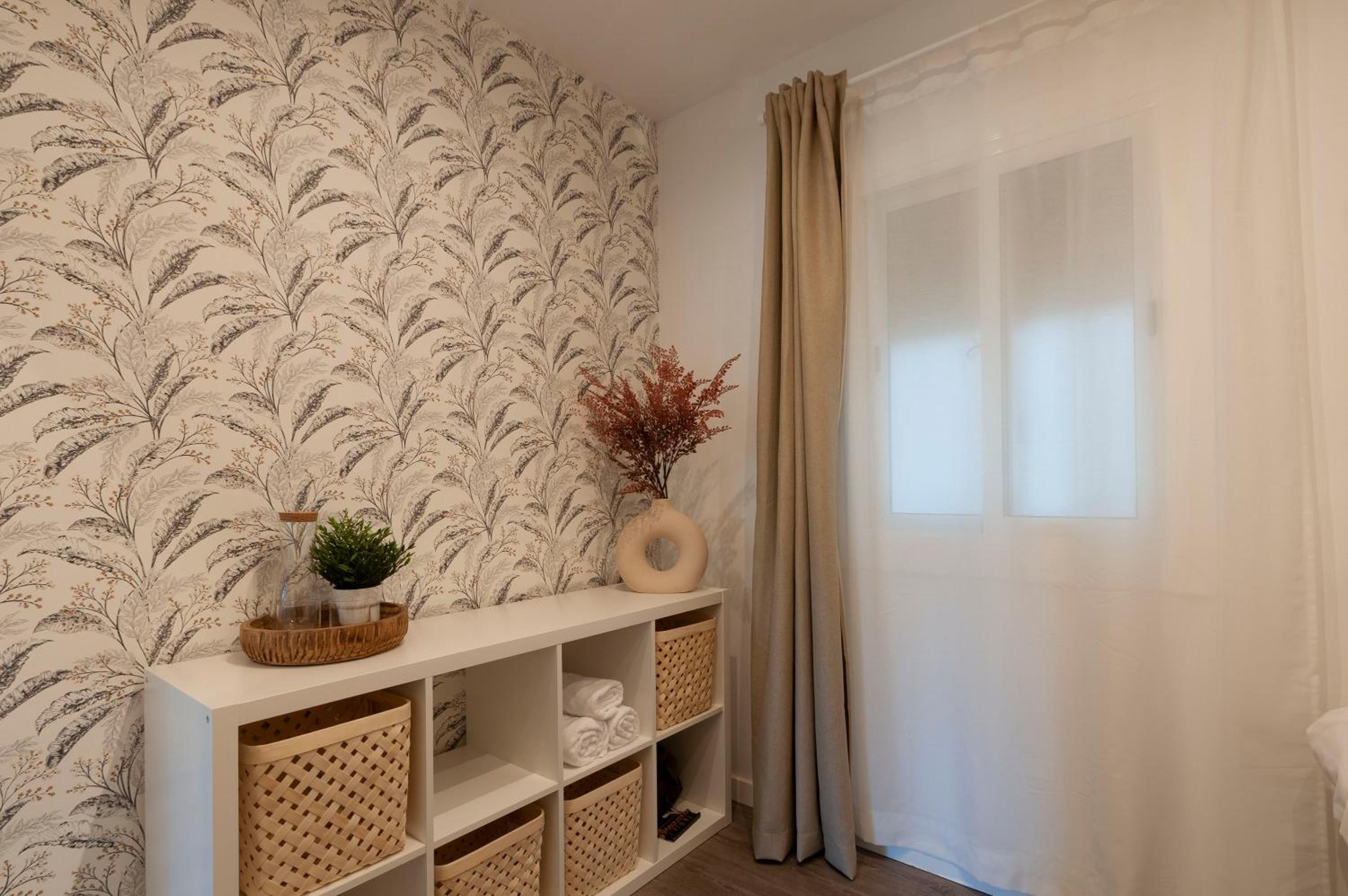 Three-Bedroom Apartment with Balcony photo 2
